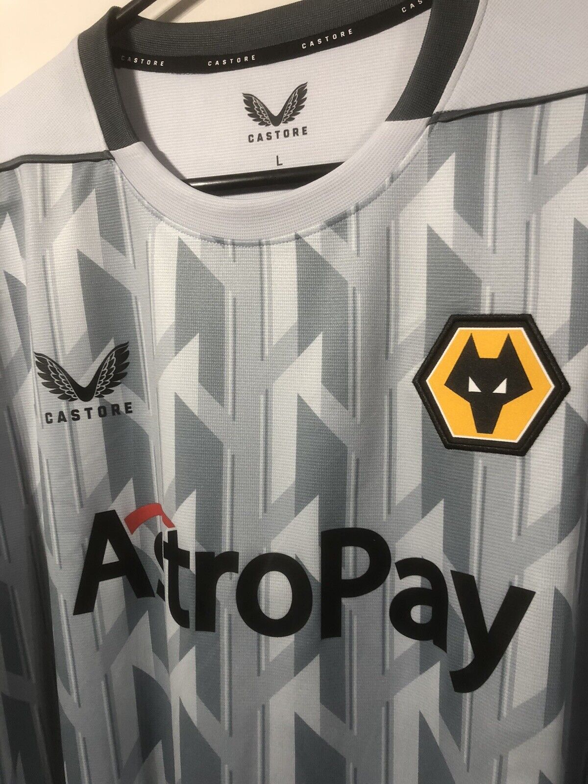 Hee Chan #11 BNWT Wolves 2022/23 Large L/S Away Football Shirt Jersey Castore
