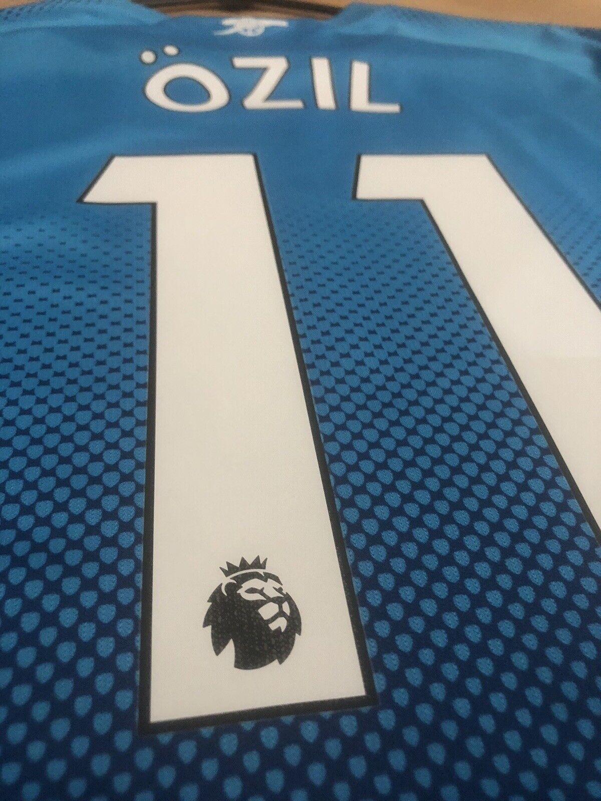 Ozil #11 Arsenal 2017/18 Small Away Shirt Puma Excellent Condition 751512