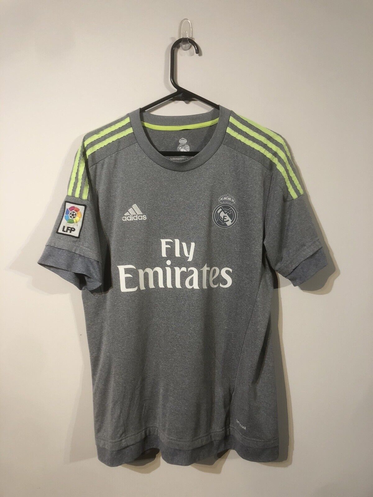 Benezma #9 Real Madrid 2015/16 Medium Away Football Shirt Good Condition