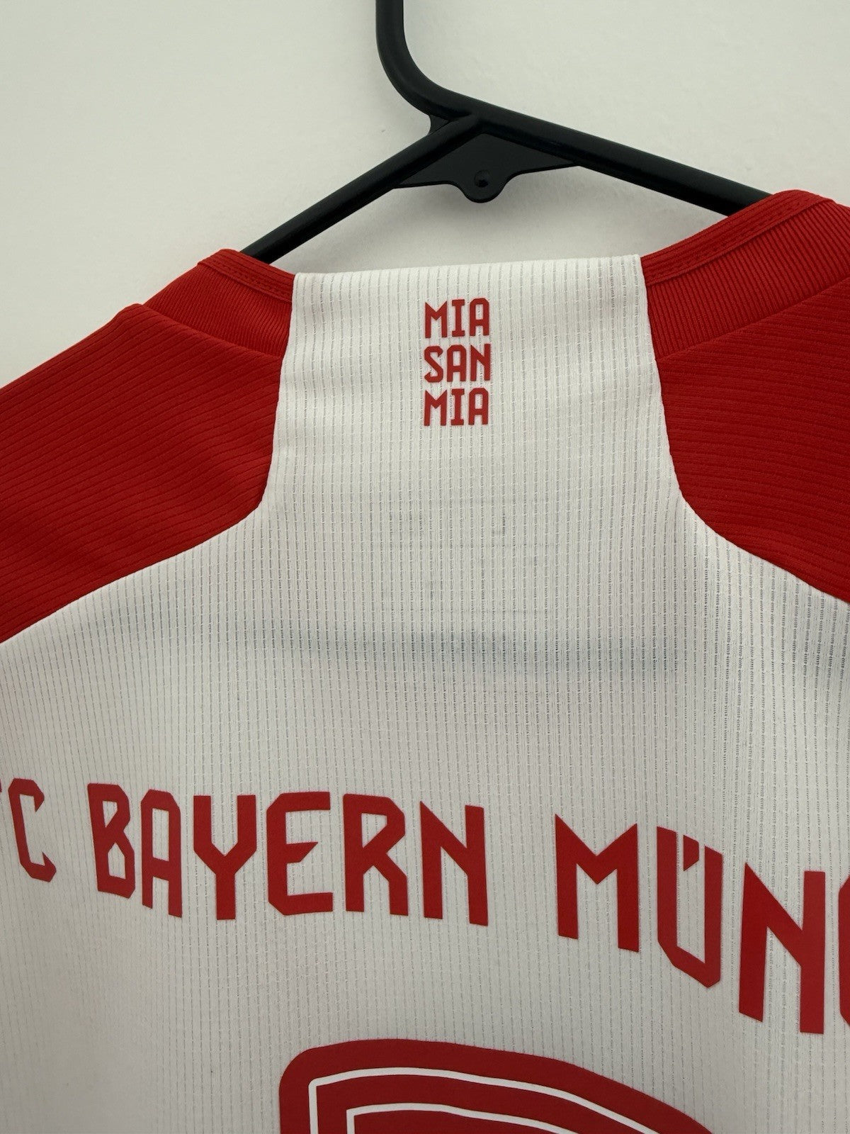 Bayern Munich MinJae #3 2023/24 Large Home Shirt Excellent Condition IJ7442