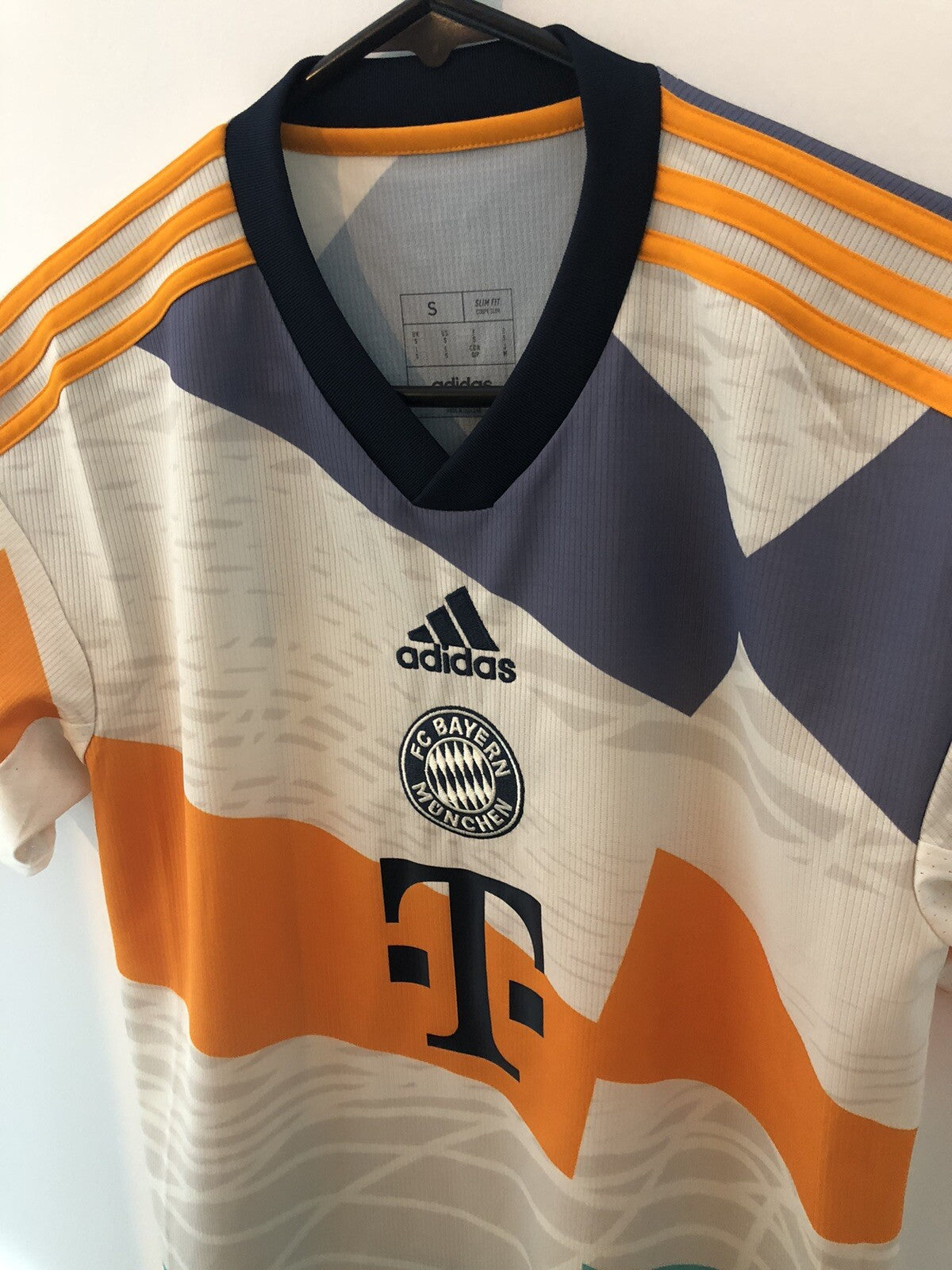 Bayern Munich 2022/23 Small Olympiastadion 4th Excellent Condition HU1286