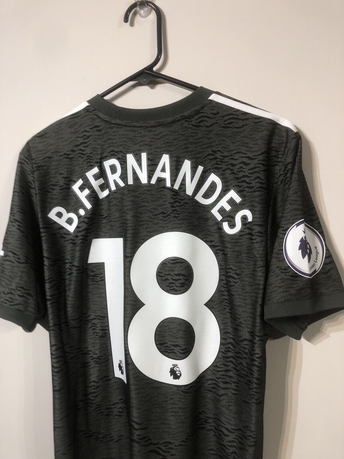 B. Fernandes #18 BNWT Manchester United Away Medium 2020/21 Shirt Adidas