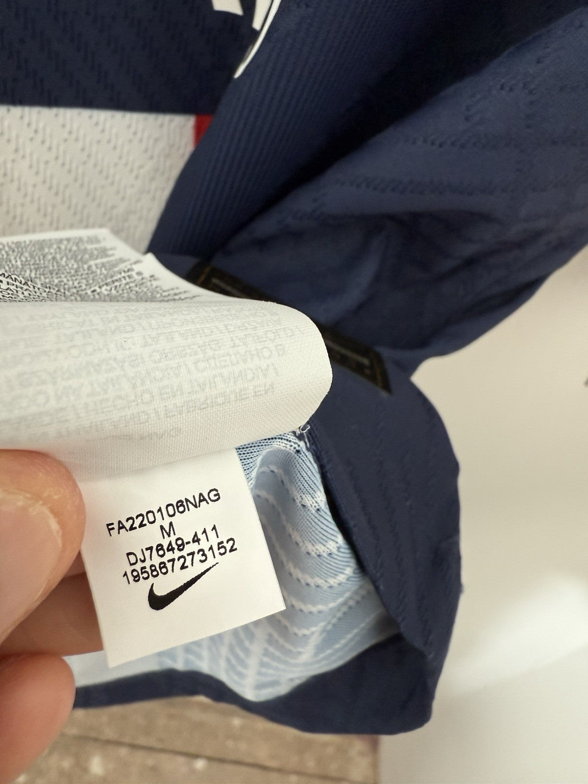 PSG Messi #30 DriFitAdv 2022/23 Medium Home Shirt Excellent Condition DJ7649-480