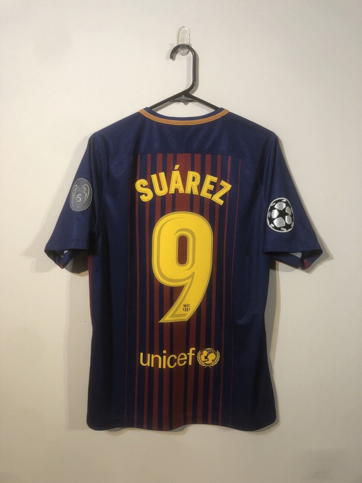 Suarez #9 Barcelona 2017/18 Medium CL Home Shirt Nike Excellent Condition