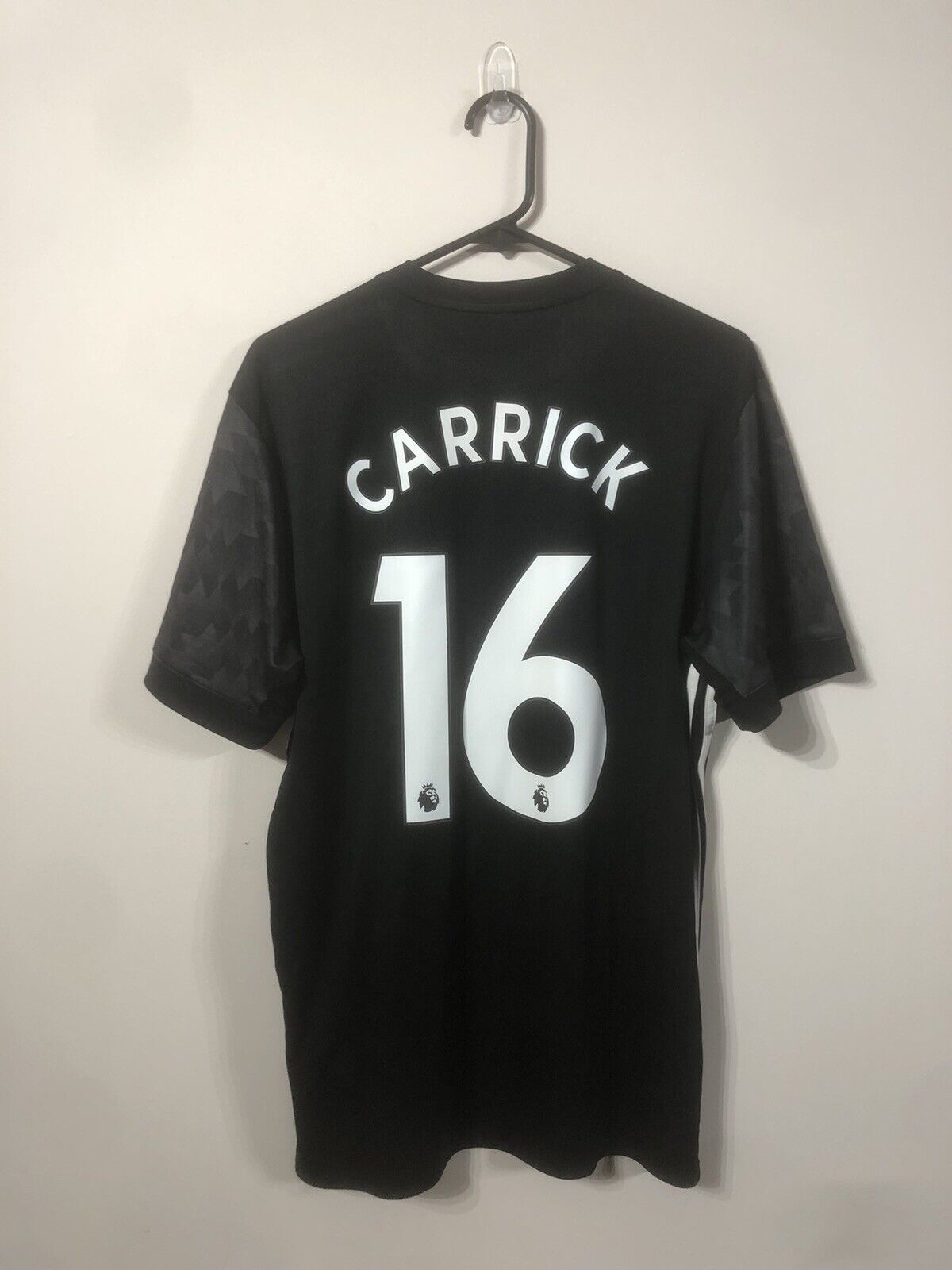 Carrick #16 Manchester United 2017/18 Away Large Shirt Excellent Condition
