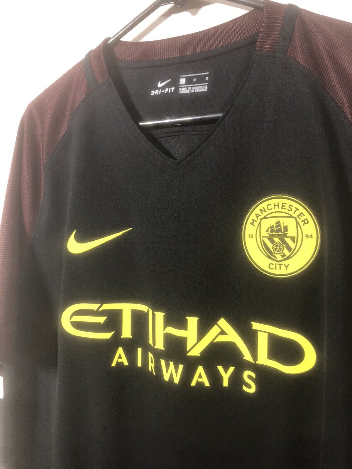 Stones #24 Manchester City 2016/17 Large Away Football Shirt BNWT