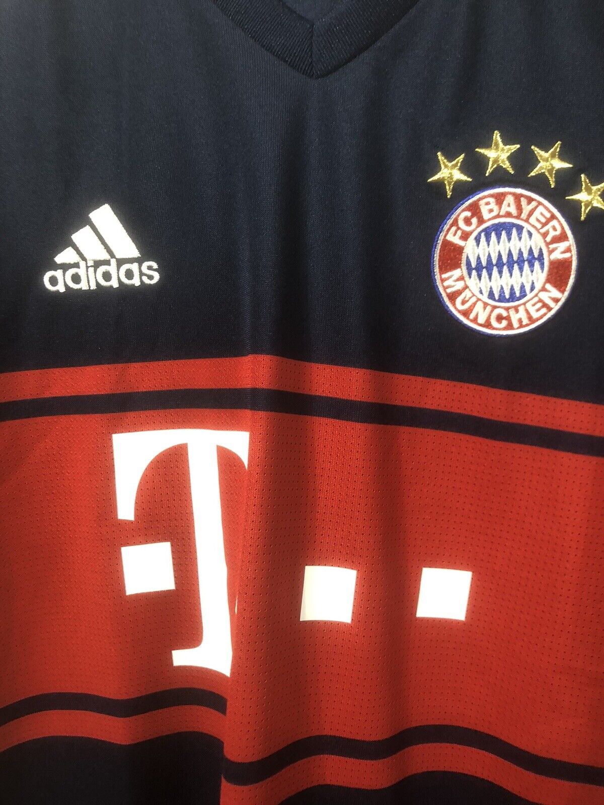 Bayern Munich 2017/18 Medium Away Football Shirt Adidas Excellent Condition