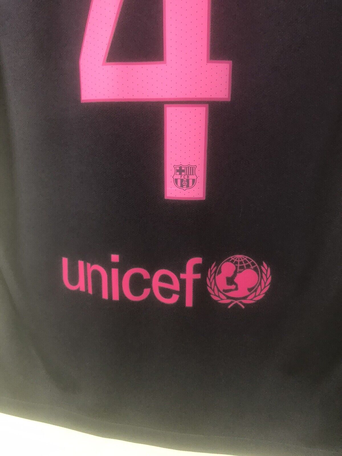 I Rakitic 4 Barcelona 2016 17 Away Medium Shirt Very Good Condition 776844 525