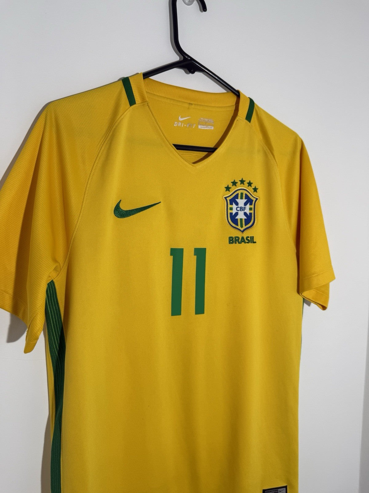 Brazil Coutinho #11 2018 Small Home Shirt Excellent Condition 724597-703