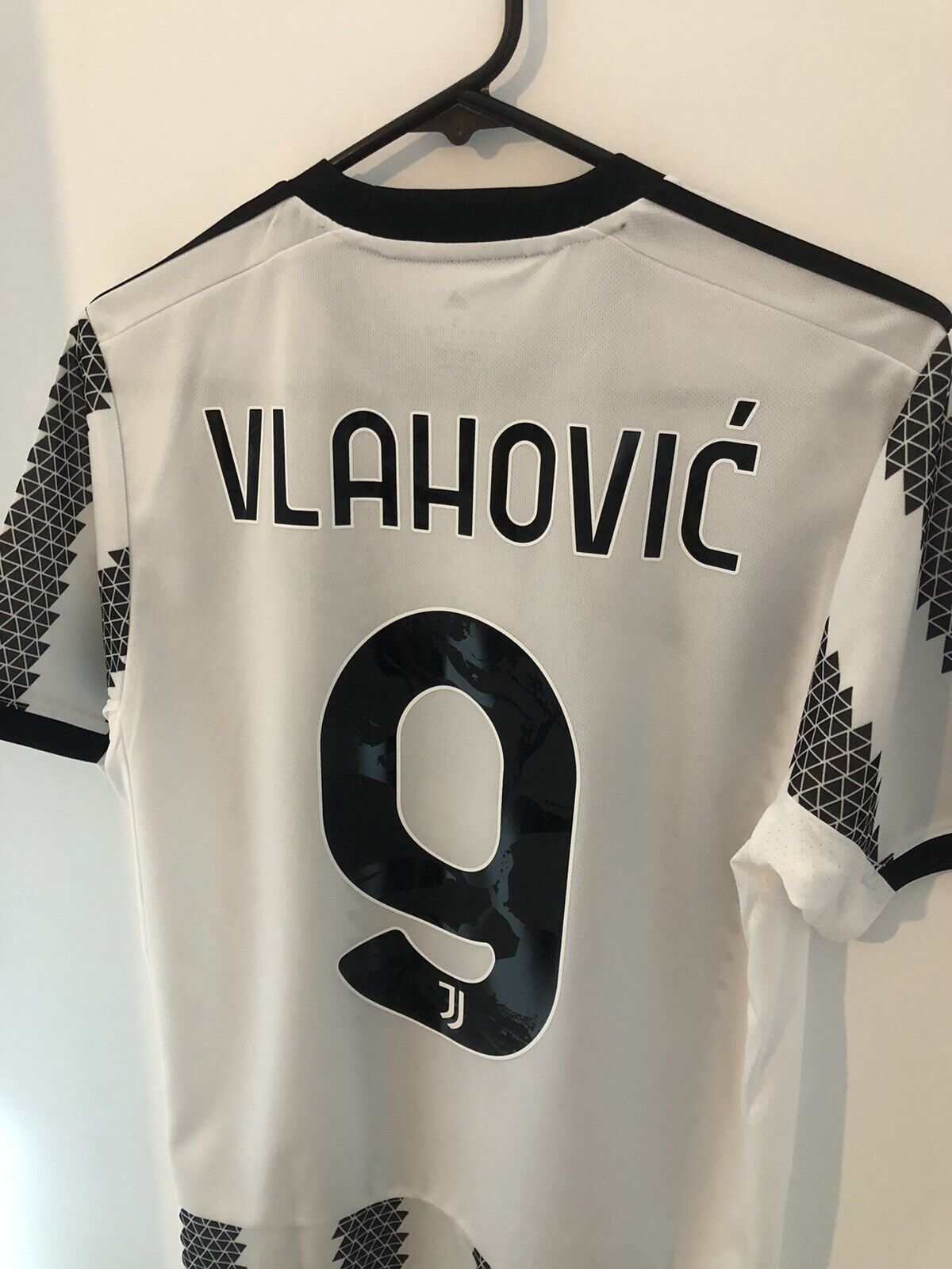 Vlahovic 9 Juventus 2022 23 Small Home Shirt Adidas Excellent Condition H38907