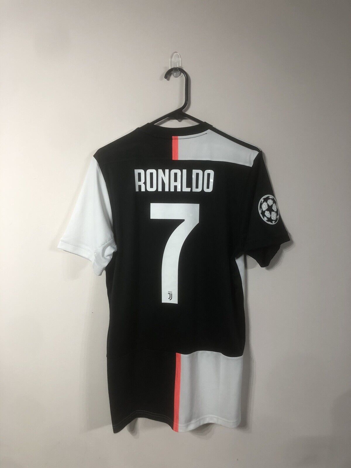 Ronaldo #7 Juventus MVP 2019/20 Medium Home Football Shirt Excellent Condition