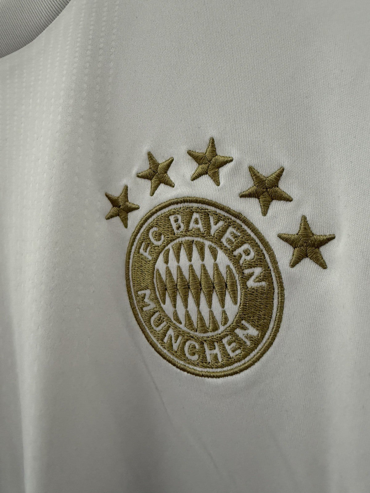 Bayern Munich Davies #19 2022/23 Medium Away Excellent Condition H13886