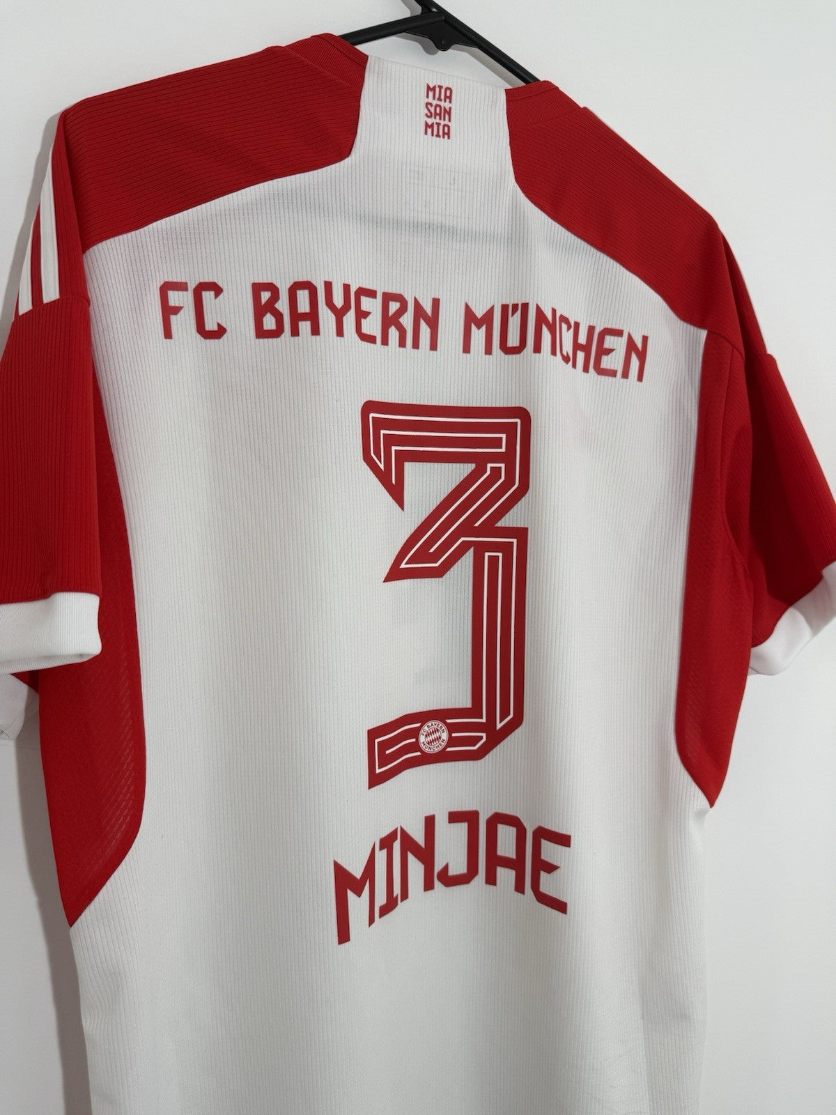 Bayern Munich MinJae #3 2023/24 Large Home Shirt Excellent Condition IJ7442