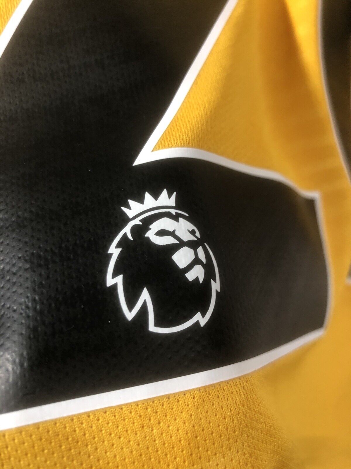 Hee Chan #26 BNWT Wolves 2021/22 Large Home Football Shirt Jersey Castore