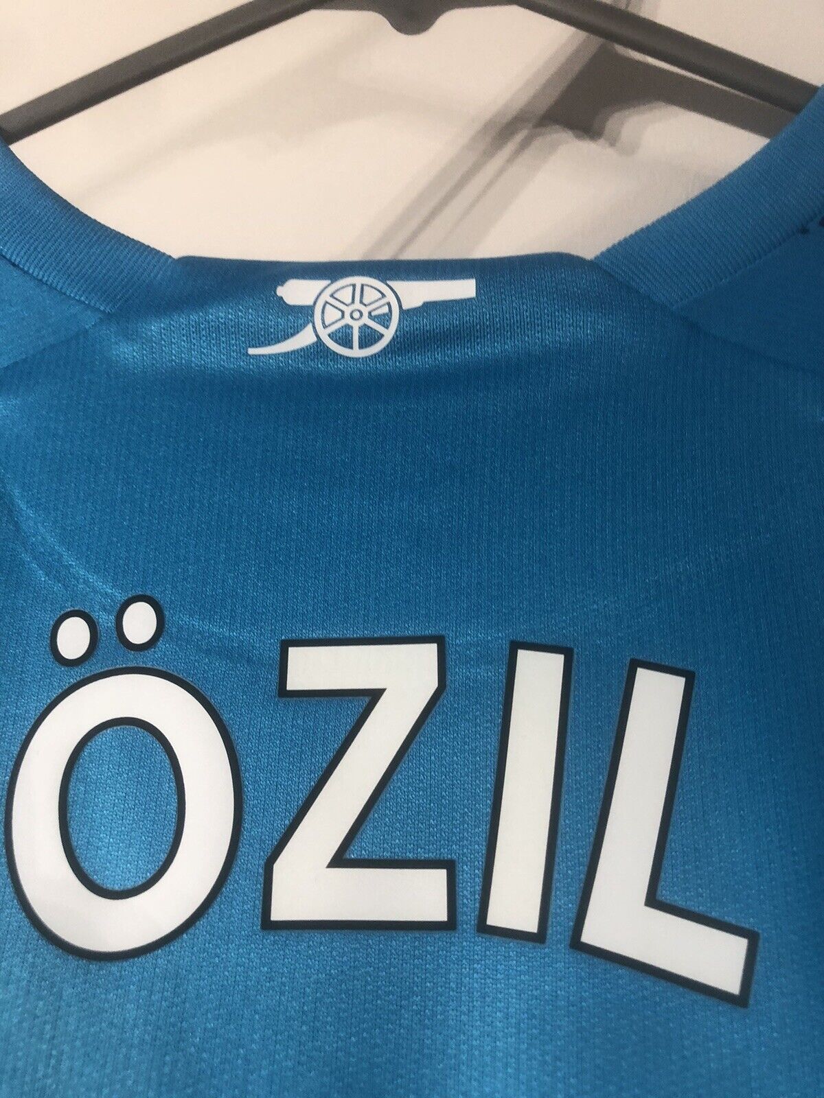 Ozil #11 Arsenal 2017/18 Medium Away Shirt Puma Excellent Condition 751512
