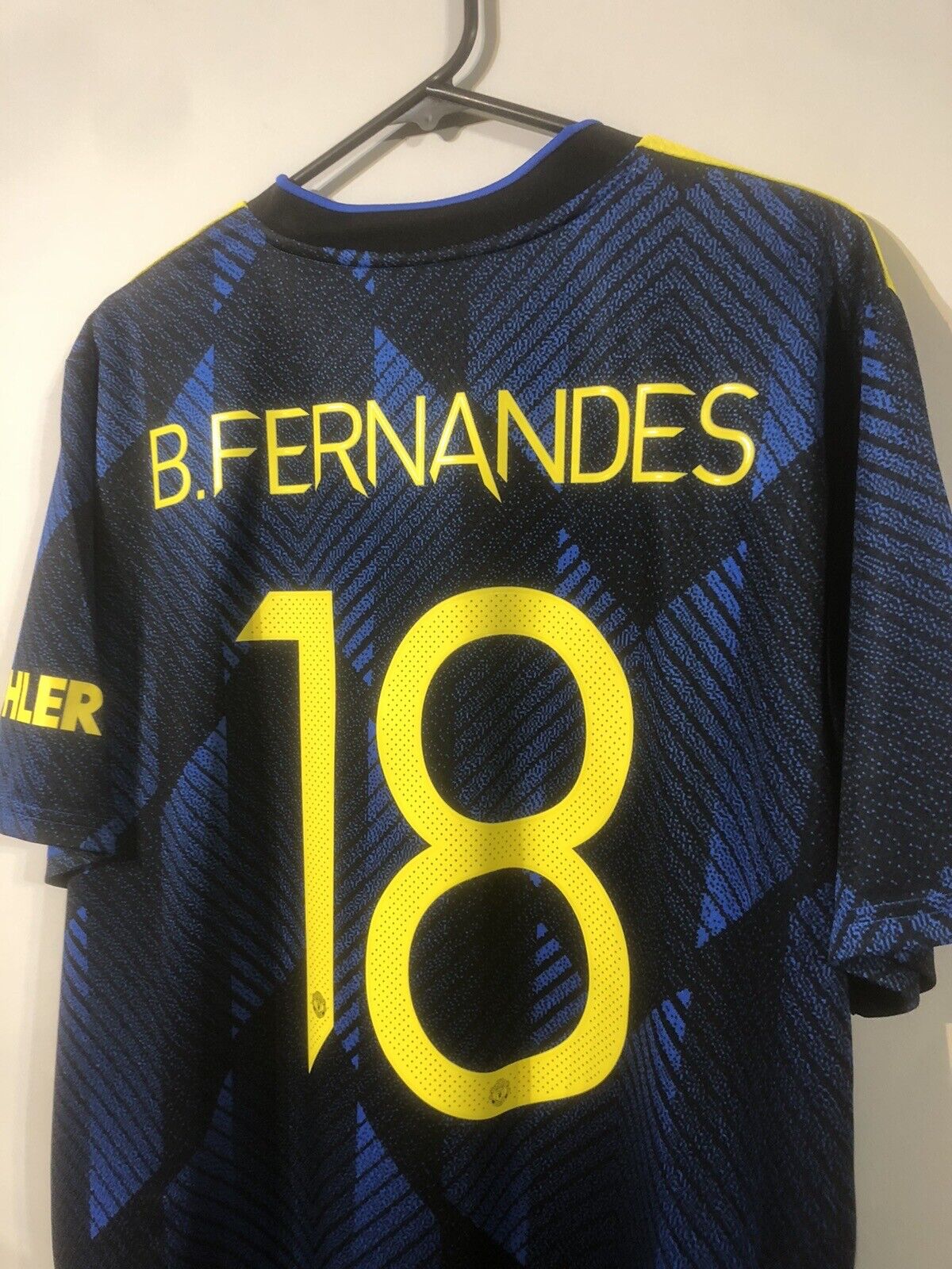B. Fernandes #18 Manchester United X-Large 2021/22 3rd Shirt BNWT