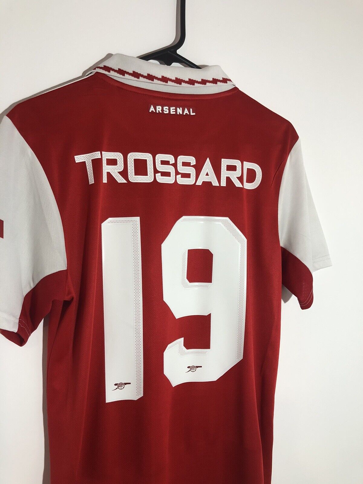 Trossard #19 Arsenal 2022/23 Small Home Shirt Excellent Condition H35903