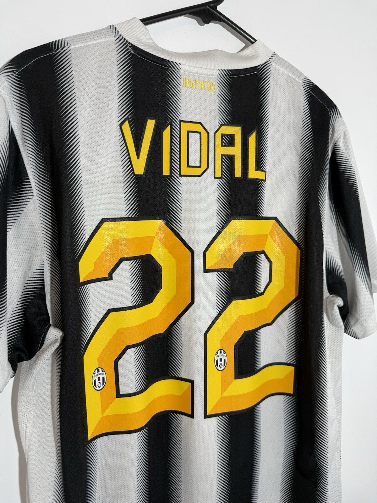Juventus Vidal #22 2011/12 Large Home Shirt Nike Excellent Condition 419993-105