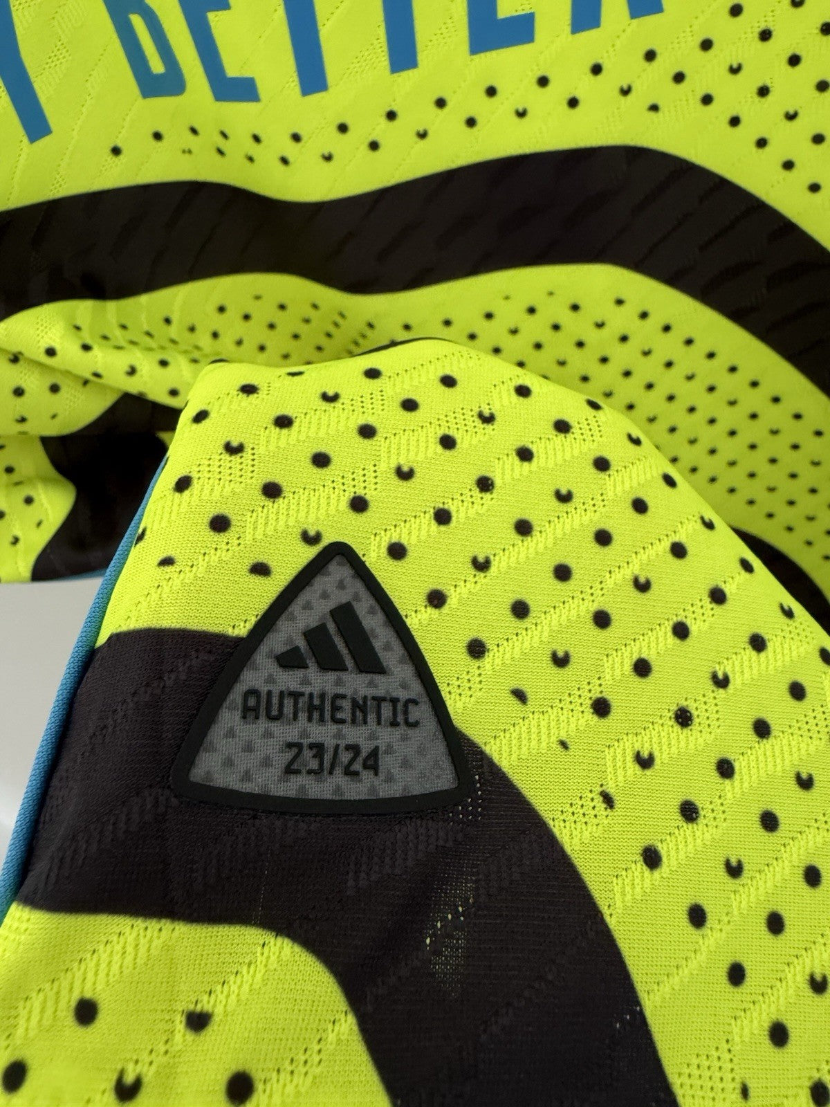 Arsenal Saliba #2 2023/24 Large Authentic Away Shirt Adidas BNWT HR6926