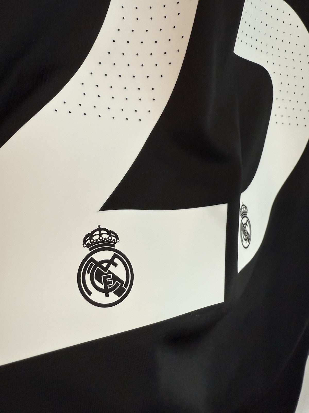 Real Madrid Courtois #25 2018/19 Medium Home GK Shirt Excellent Condition CG0564