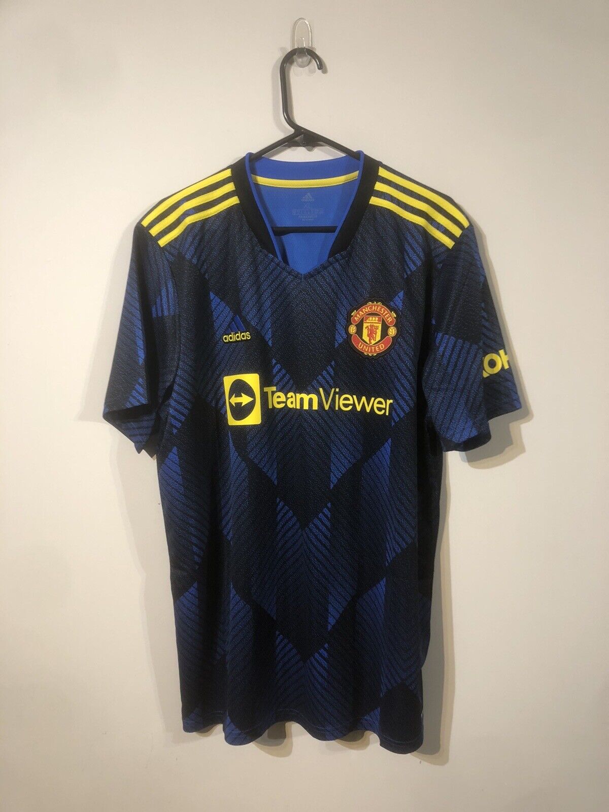 B. Fernandes #18 Manchester United X-Large 2021/22 3rd Shirt BNWT
