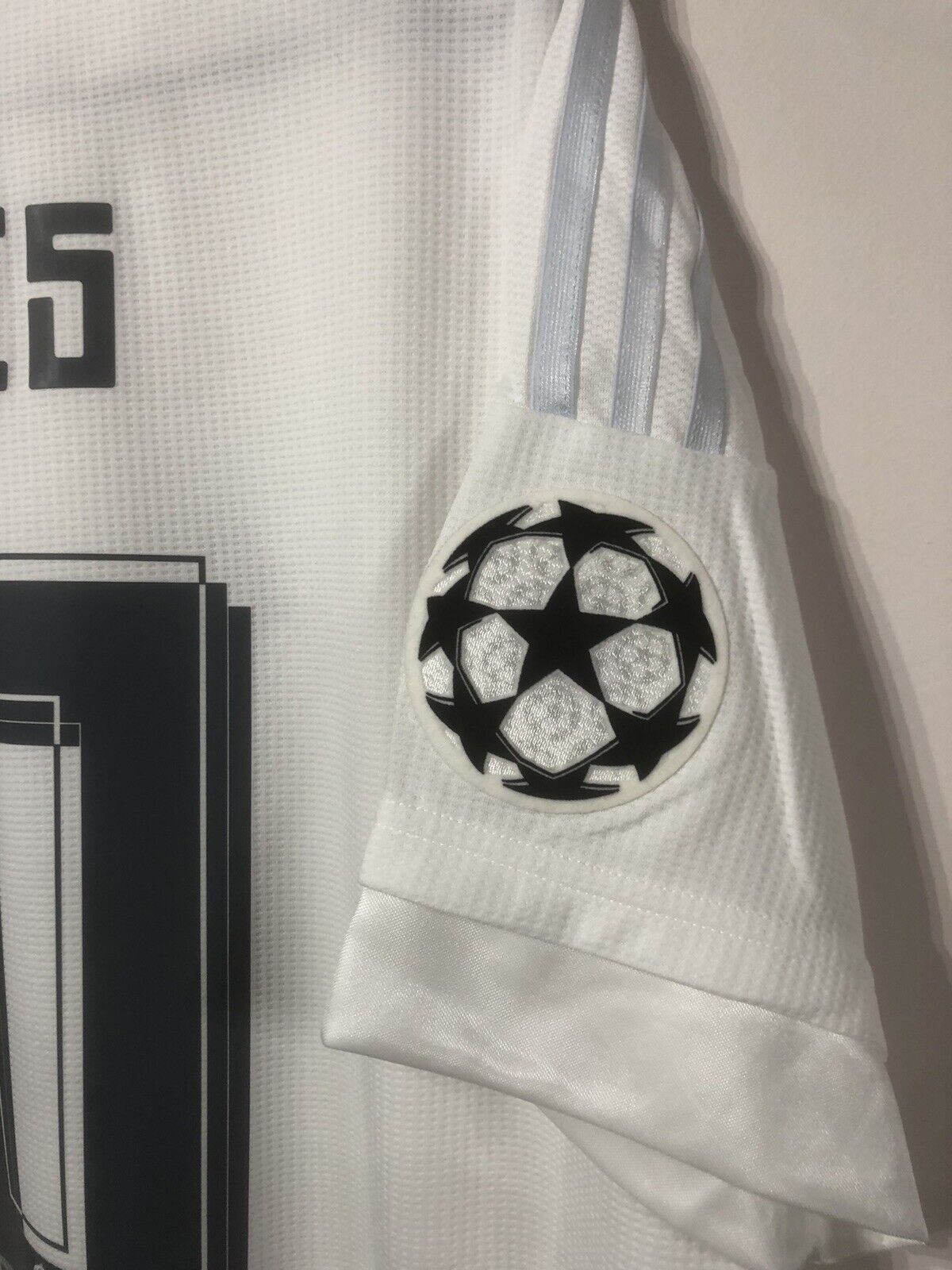 James #10 BNWT Real Madrid 2015/16 X-Large Champions League Home Shirt