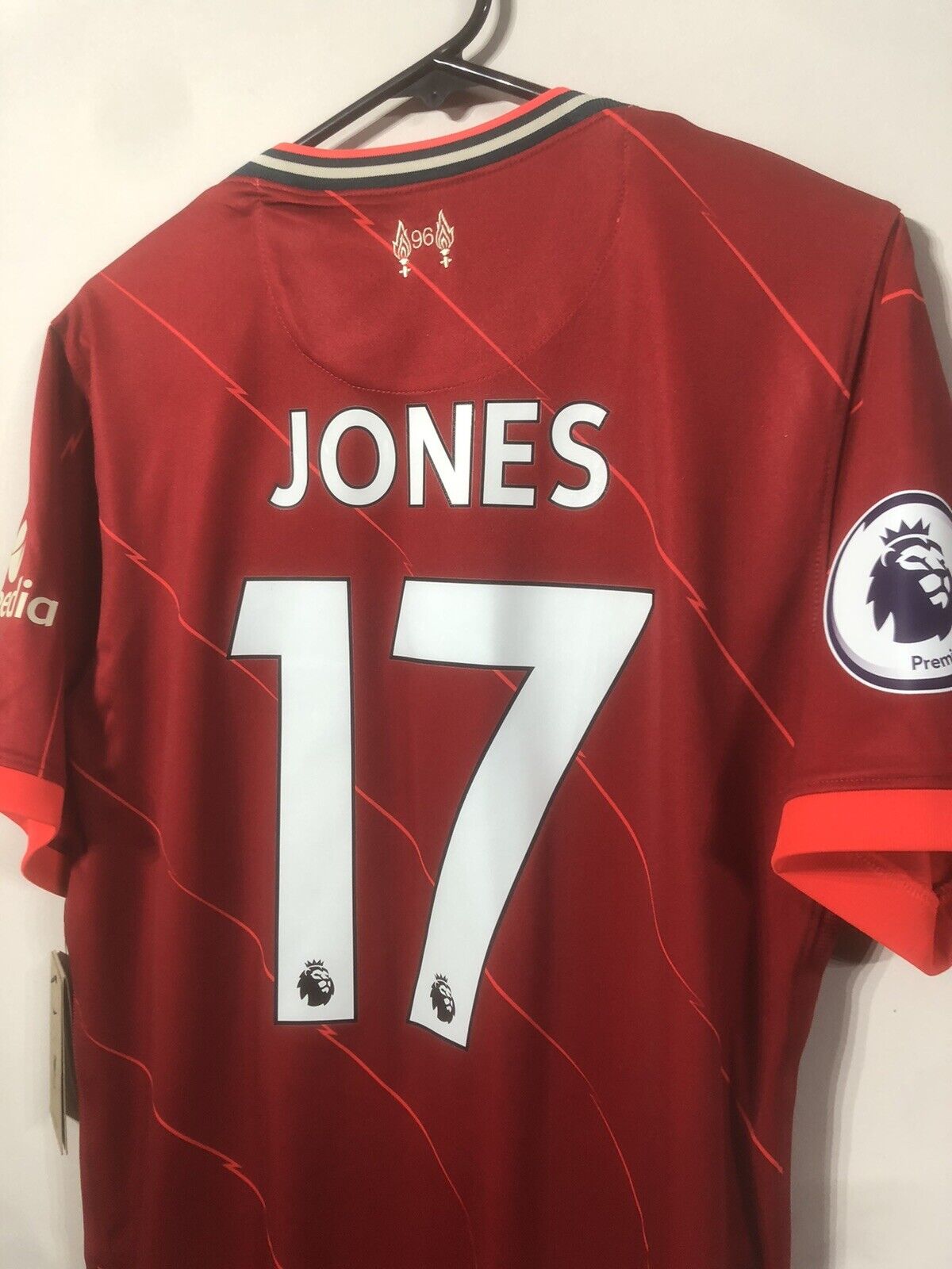 Jones #17 Liverpool Medium BNWT 2021/22 Home Shirt Nike