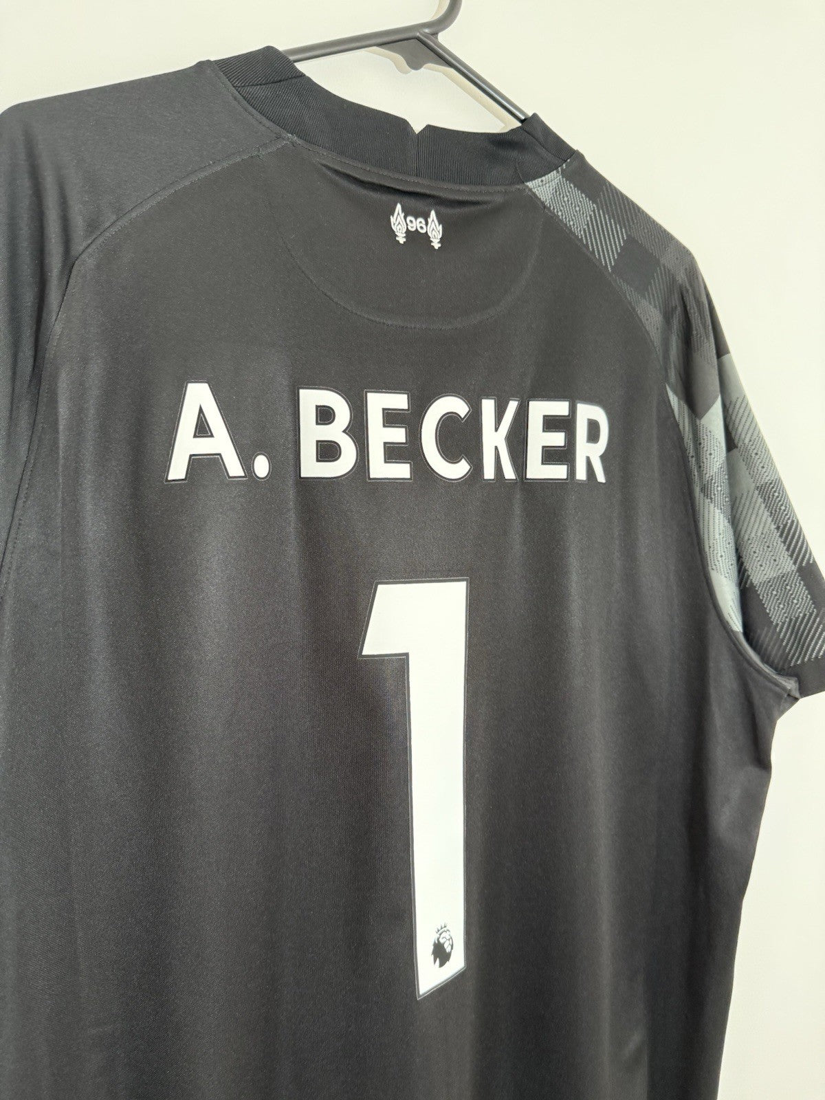 Liverpool A. Becker #1 2021/22 XL 3rd GK Excellent Condition DB2559-011