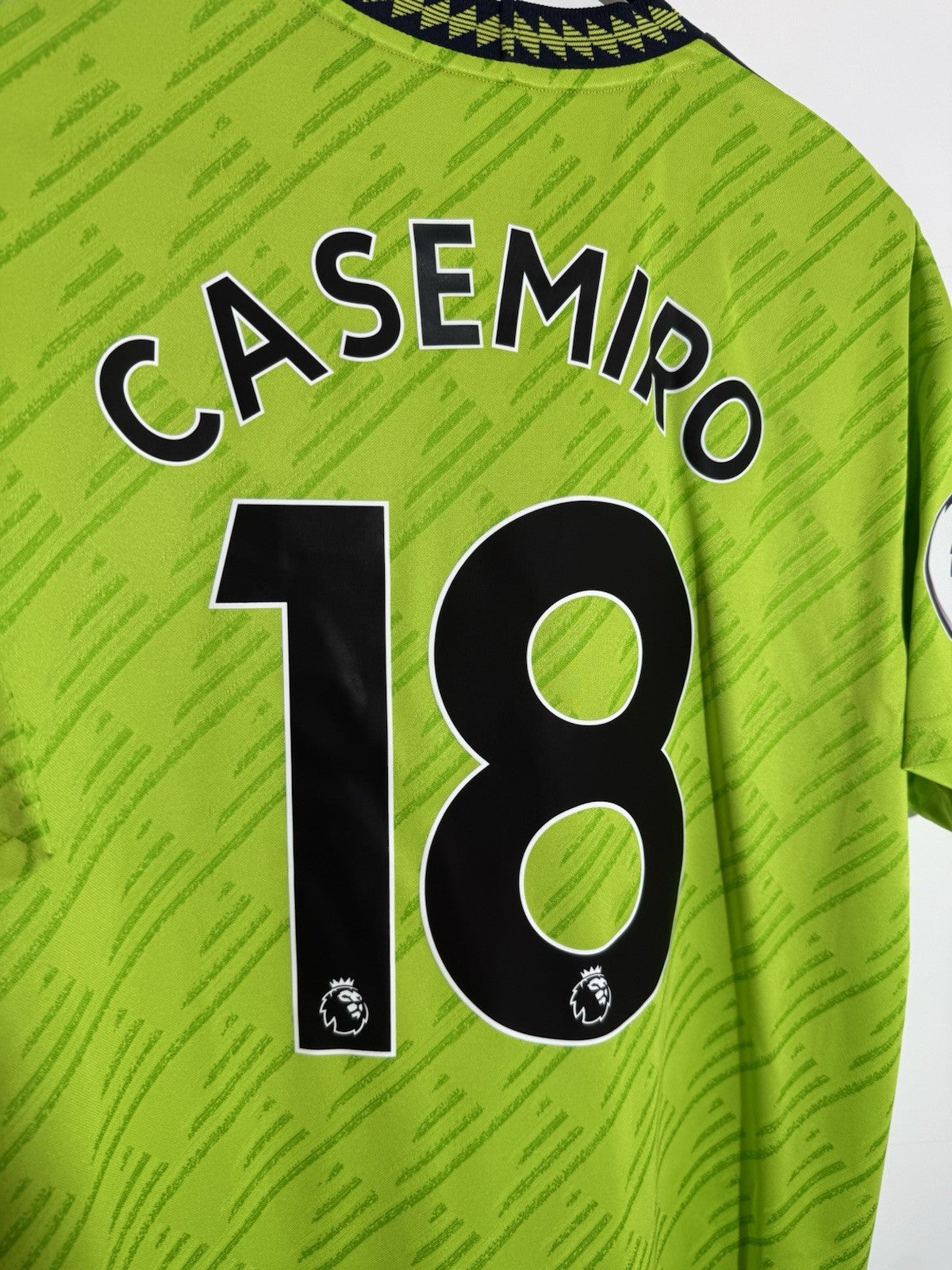 Manchester United Casemiro #18 2022/23 3rd Authentic Large Shirt BNWT HE2979