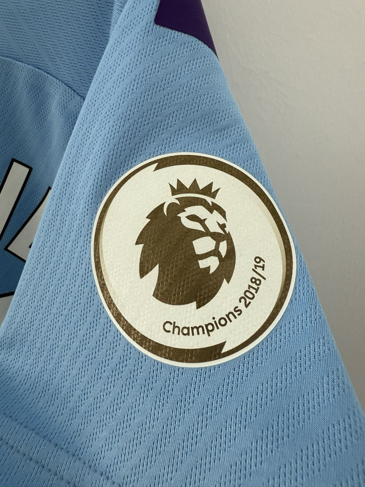 Man City De Bruyne #17 2019/20 Small Home Shirt Excellent Condition 755586-01