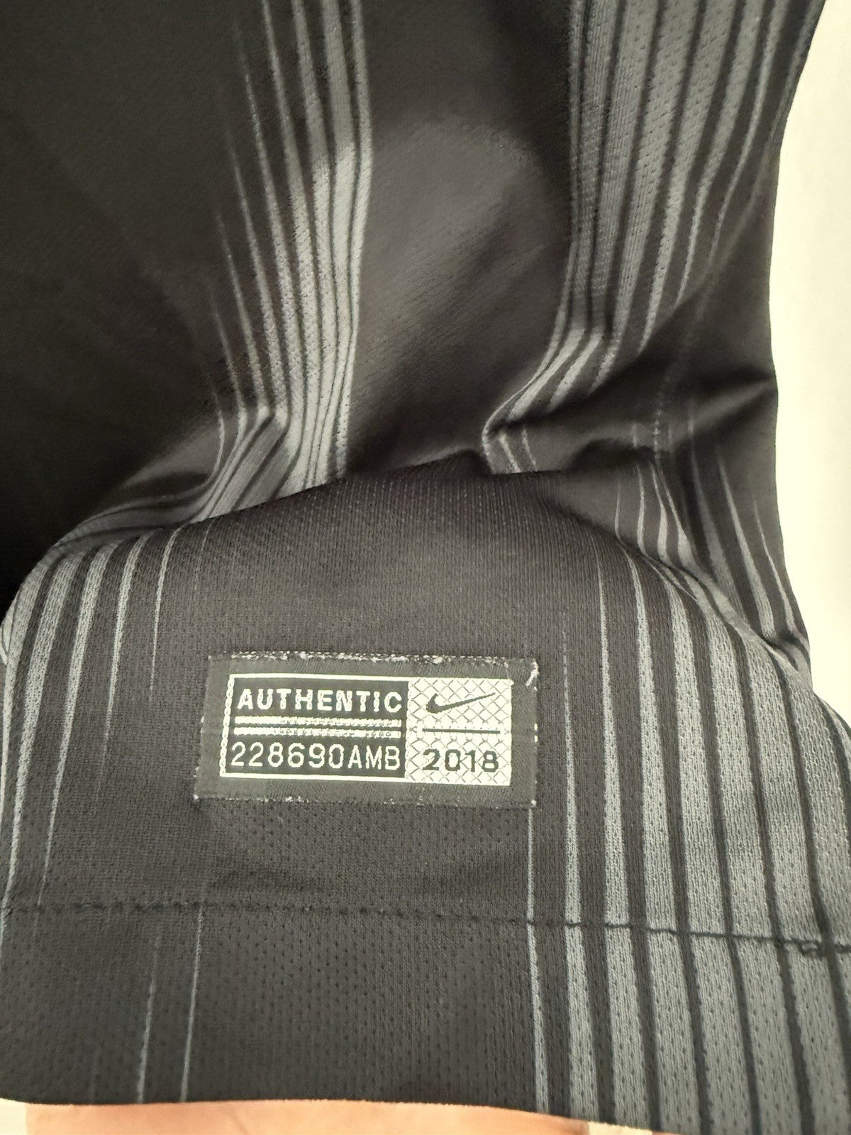 Eintracht Frankfurt 2018/19 Small Home Shirt Excellent Condition 919023-010