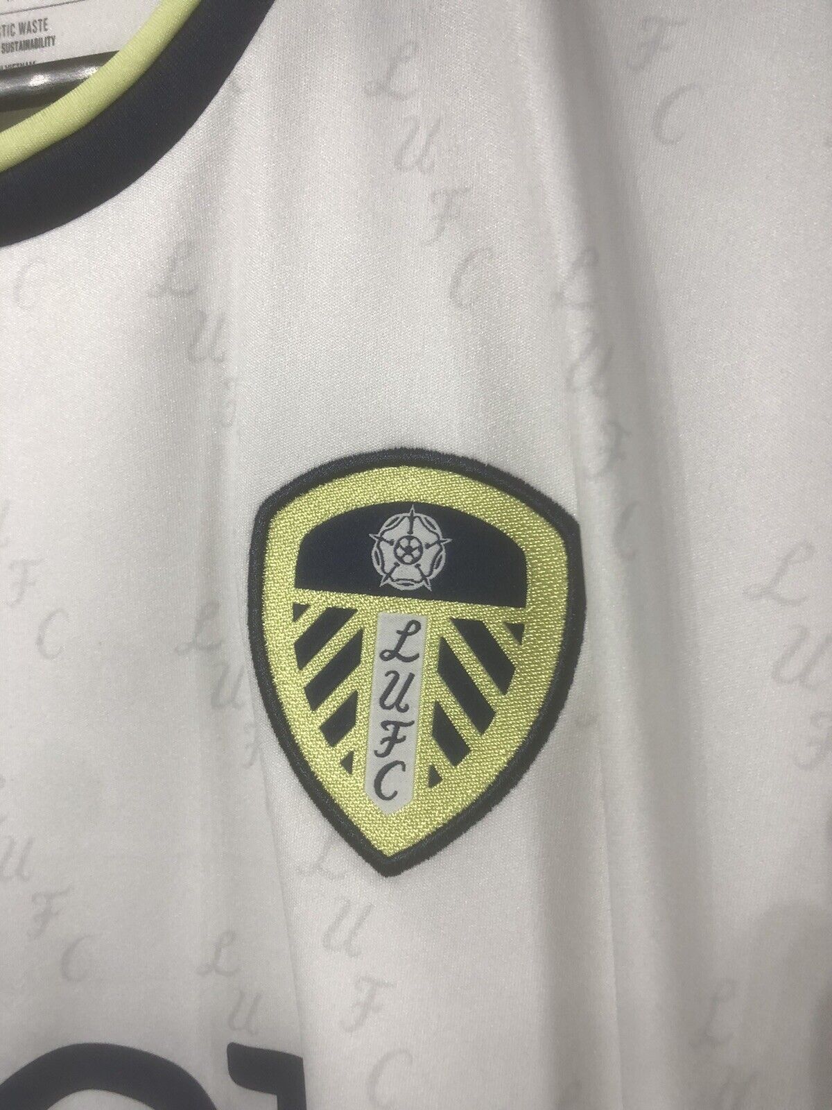 Rodrigo M. 19 Leeds United 2022 23 Medium Home Shirt Excellent Condition Hc1062