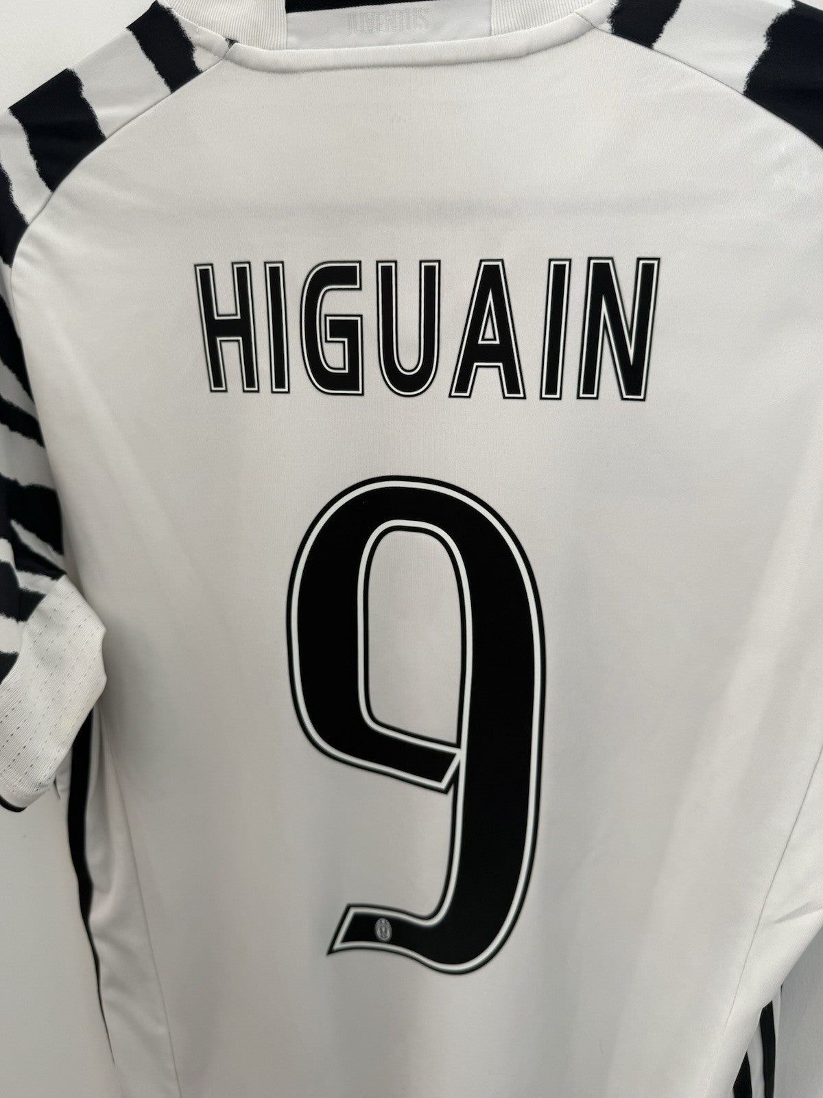 Juventus Higuain #9 2016/17 Small 3rd Shirt Adidas Excellent Condition AP8906