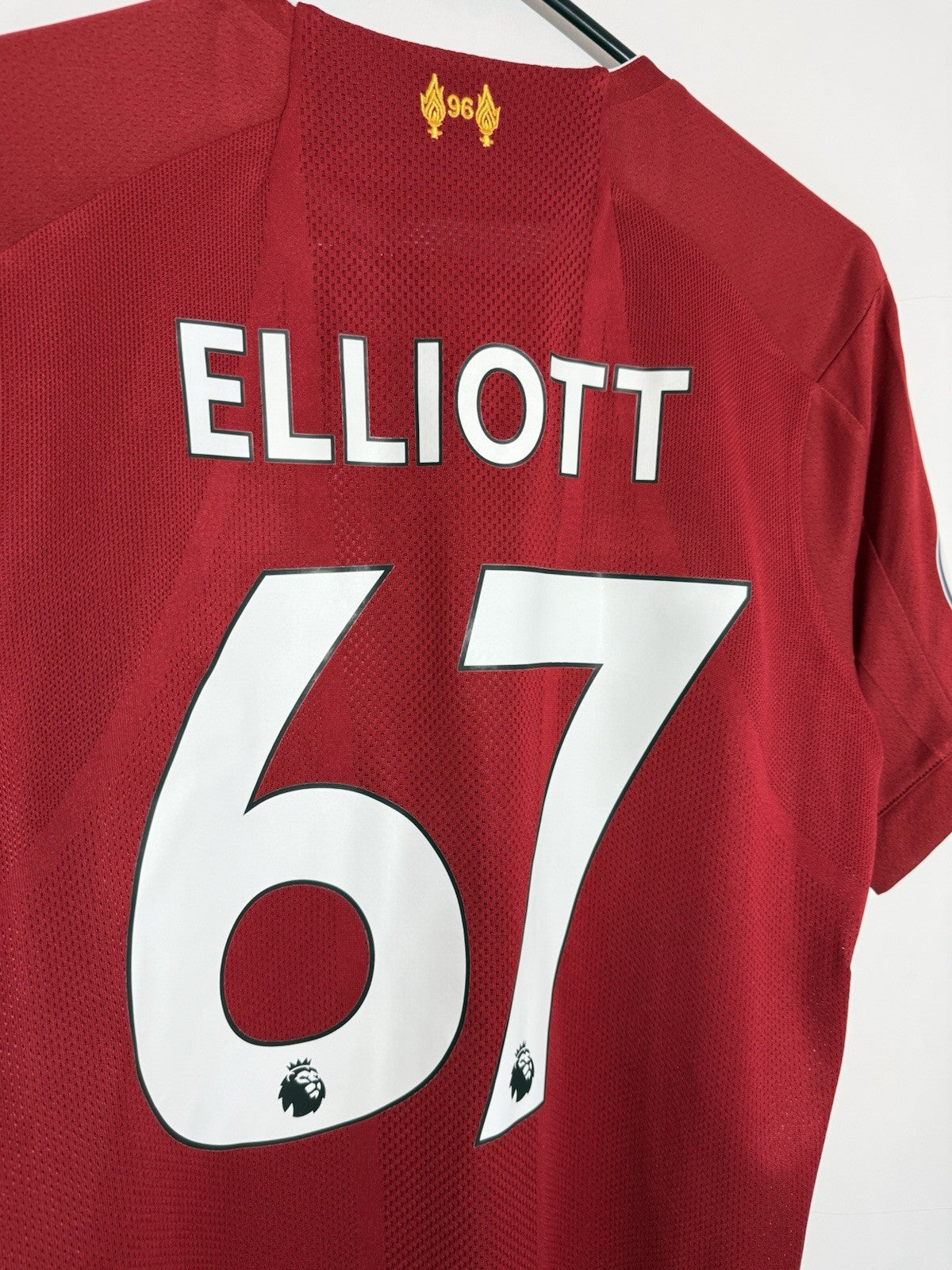 Liverpool Elliott #67 2019/20 Small Home Shirt New Balance BNWT MT930000