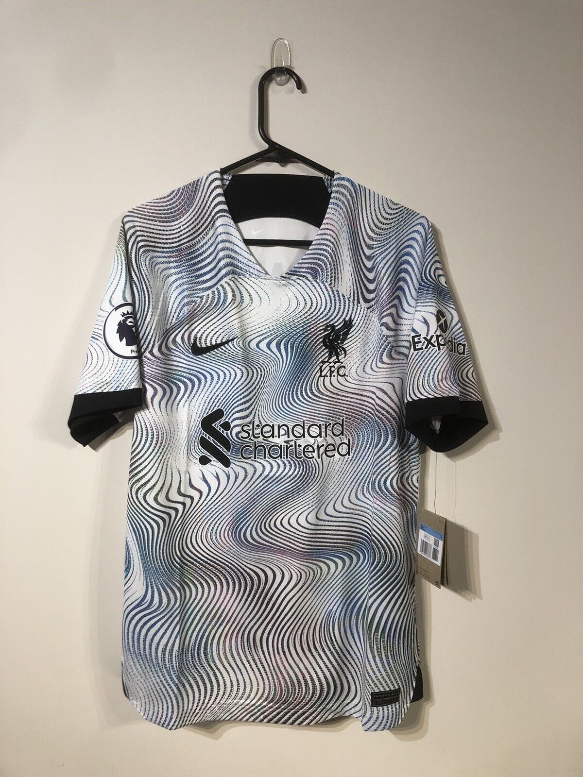 M. Salah #11 Liverpool Medium BNWT 2022/23 Away Jersey Nike