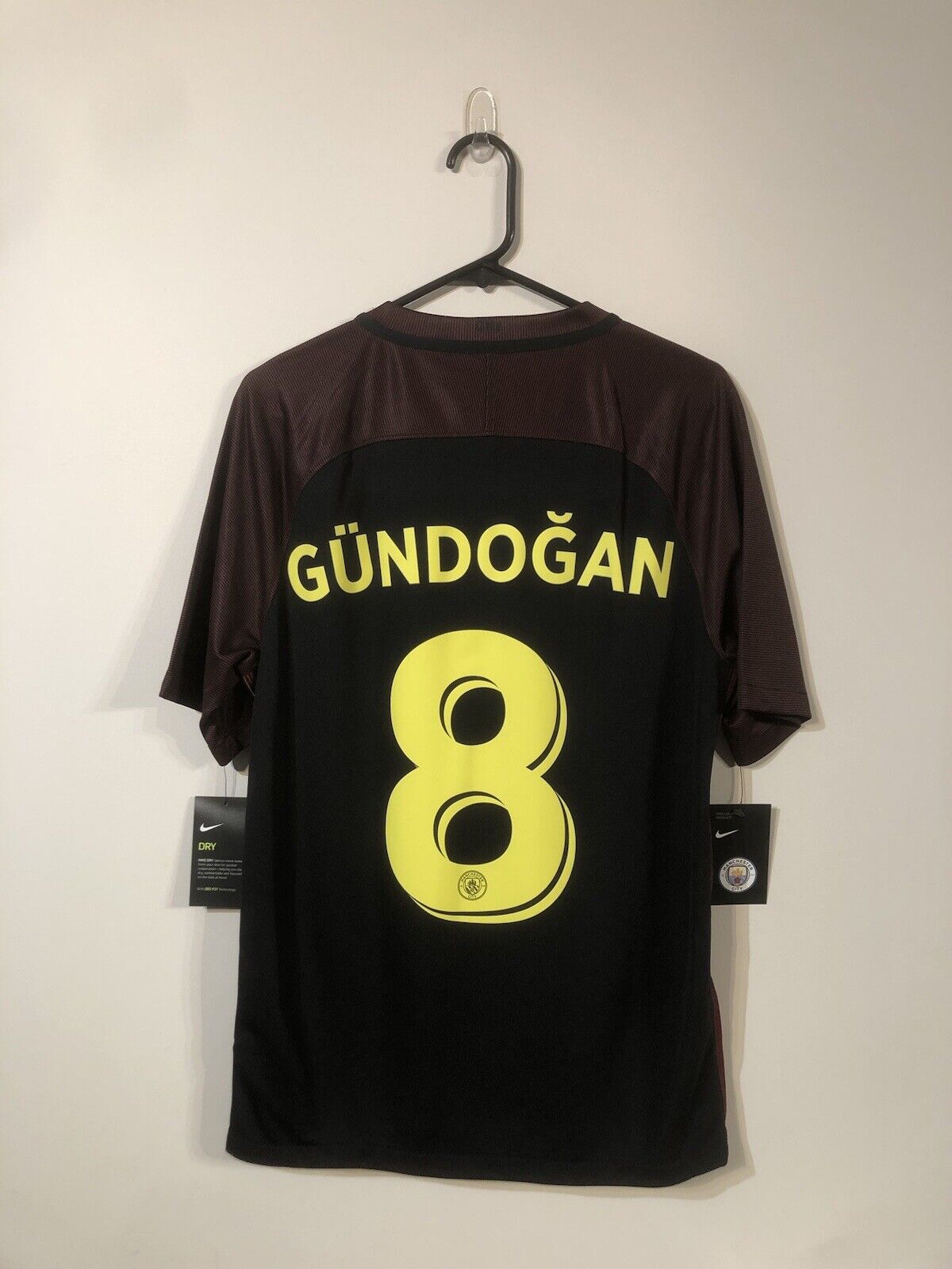 Gundogan #8 Manchester City 2016/17 Medium Away Football Shirt Nike BNWT