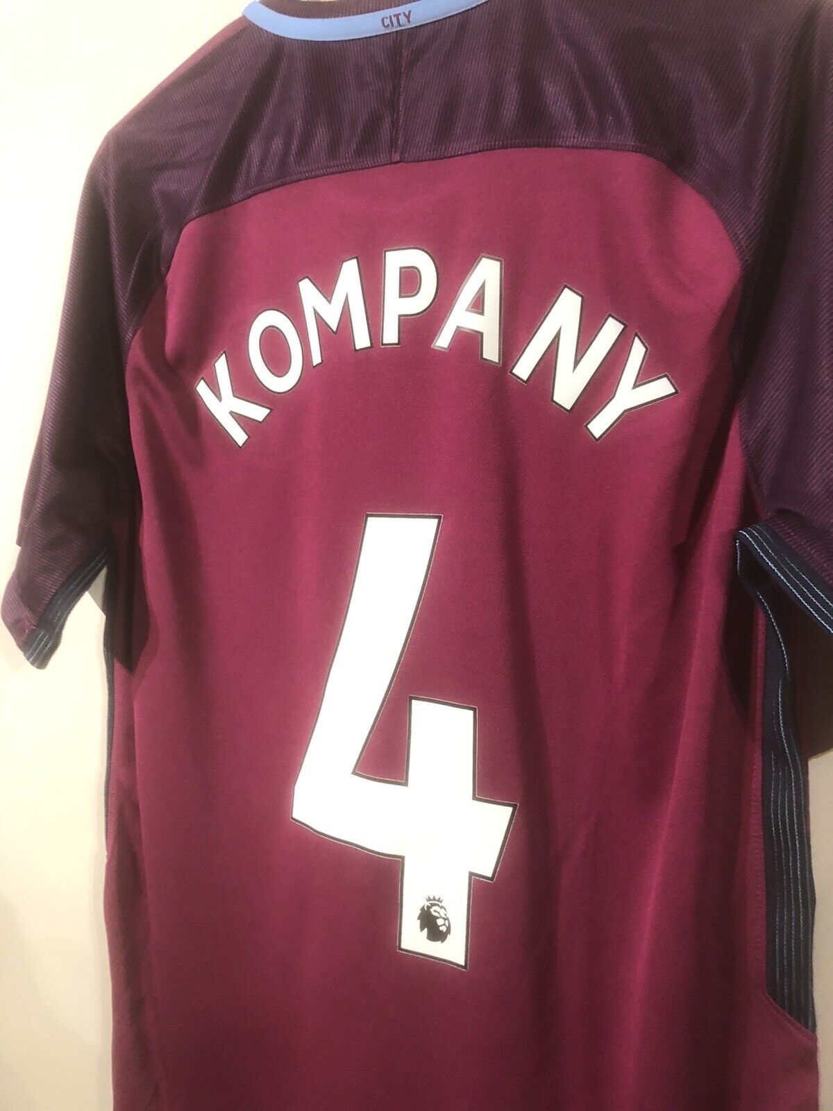 Kompany #4 Manchester City 2017/18 Medium Away Shirt Nike Excellent Condition