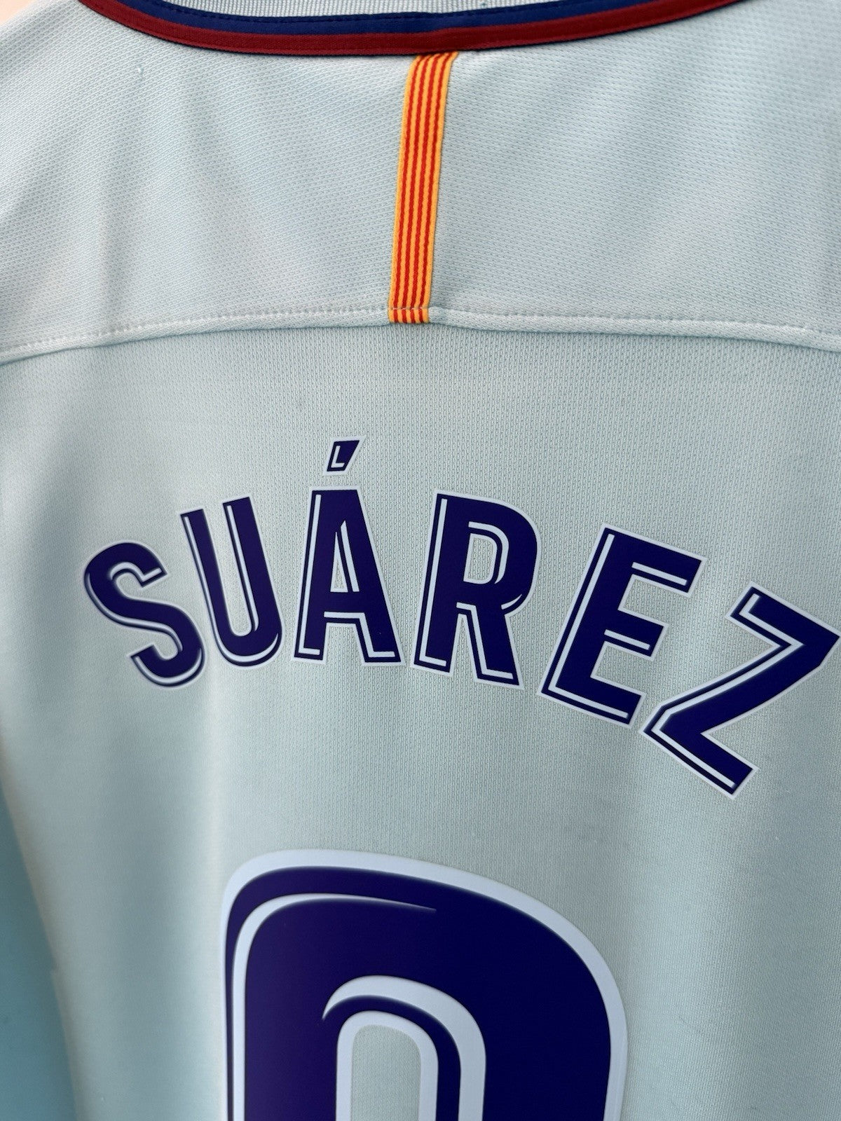 Barcelona Suarez #9 2017/18 Small Away Shirt Excellent Condition 847254-484