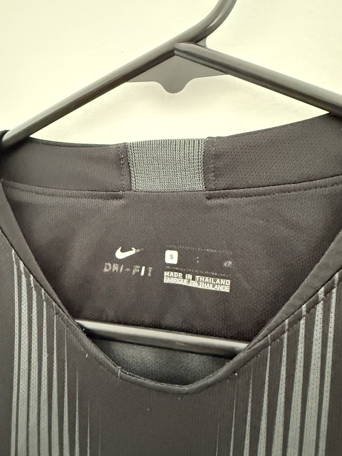 Eintracht Frankfurt 2018/19 Small Home Shirt Excellent Condition 919023-010