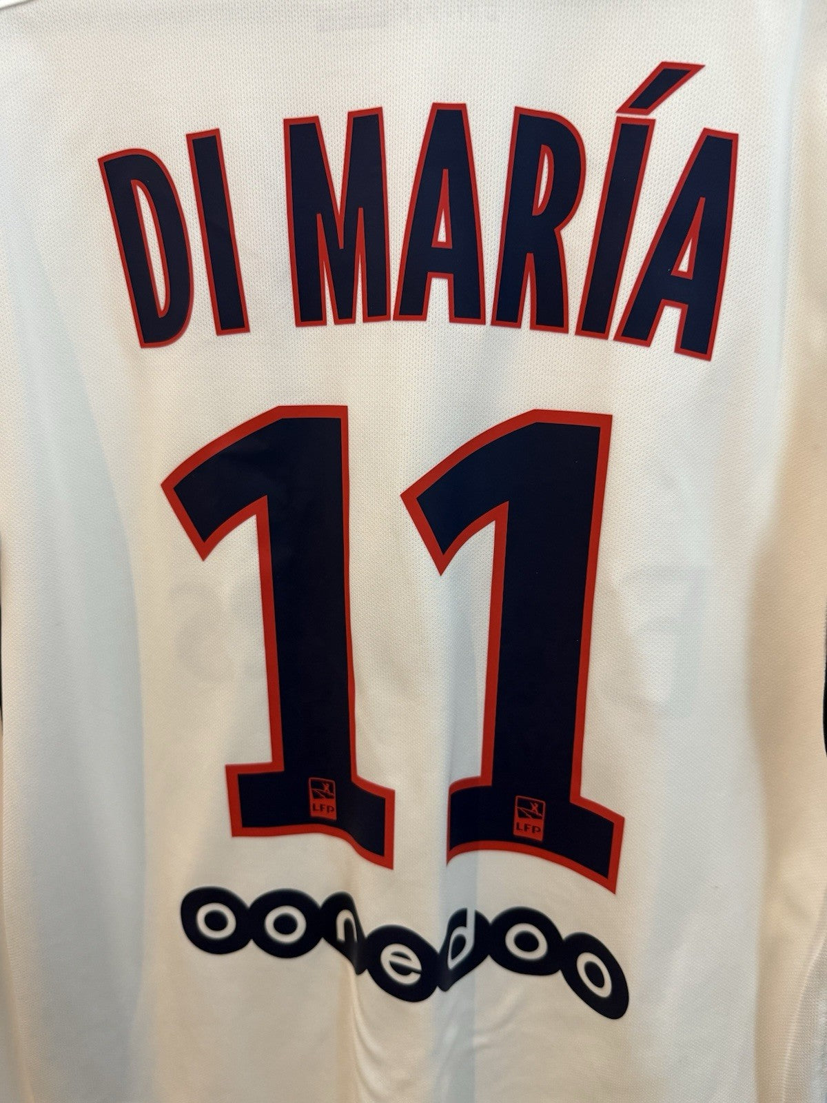 Paris St Germain Di Maria #11 2015/16 Medium Away Excellent Condition 658898-106