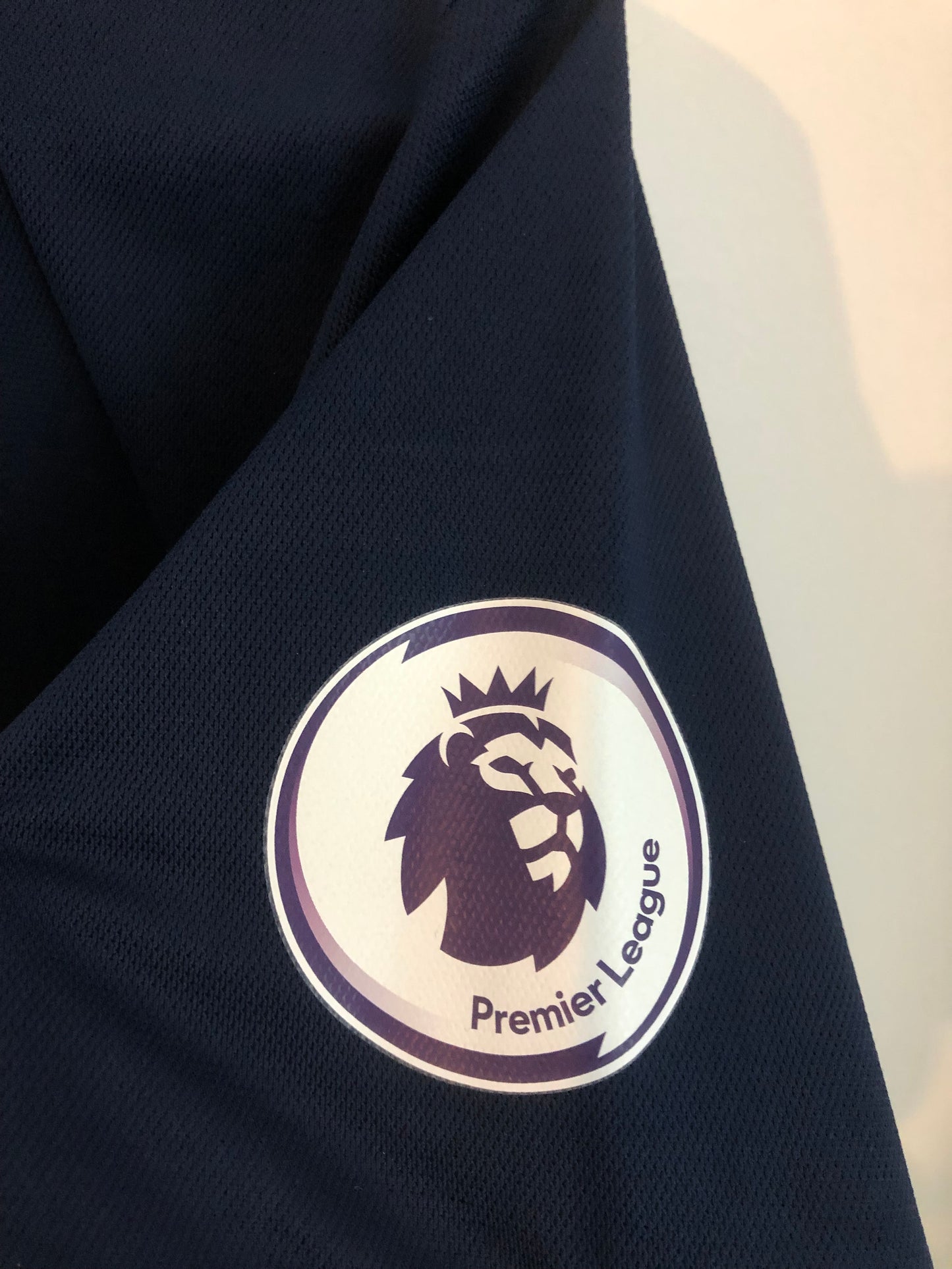 Saka #77 Arsenal 2019/20 Small 3rd Football Shirt Excellent Condition FJ9322