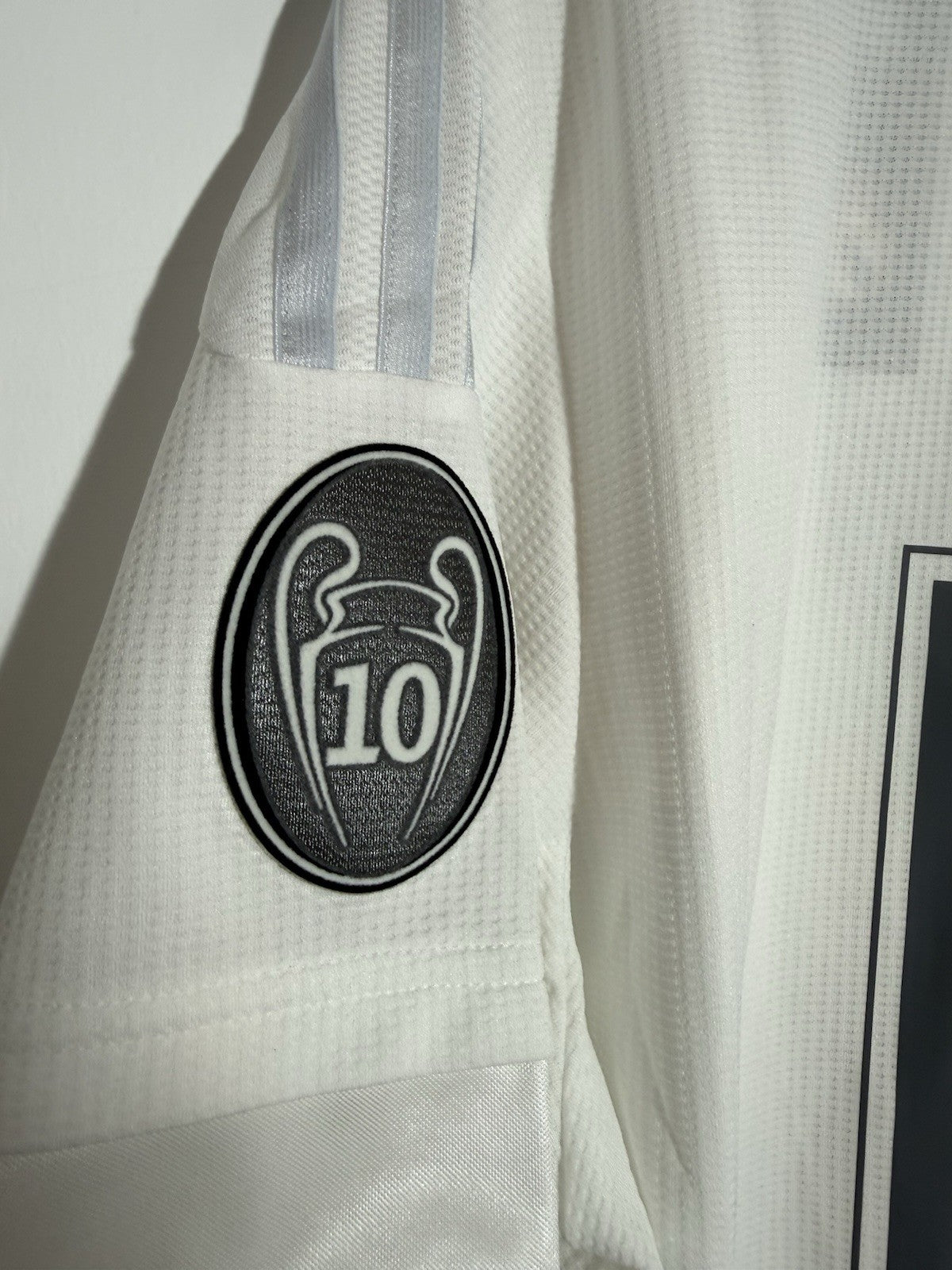 Real Madrid James #10 2015/16 XL Champions League Home Shirt BNWT S12614