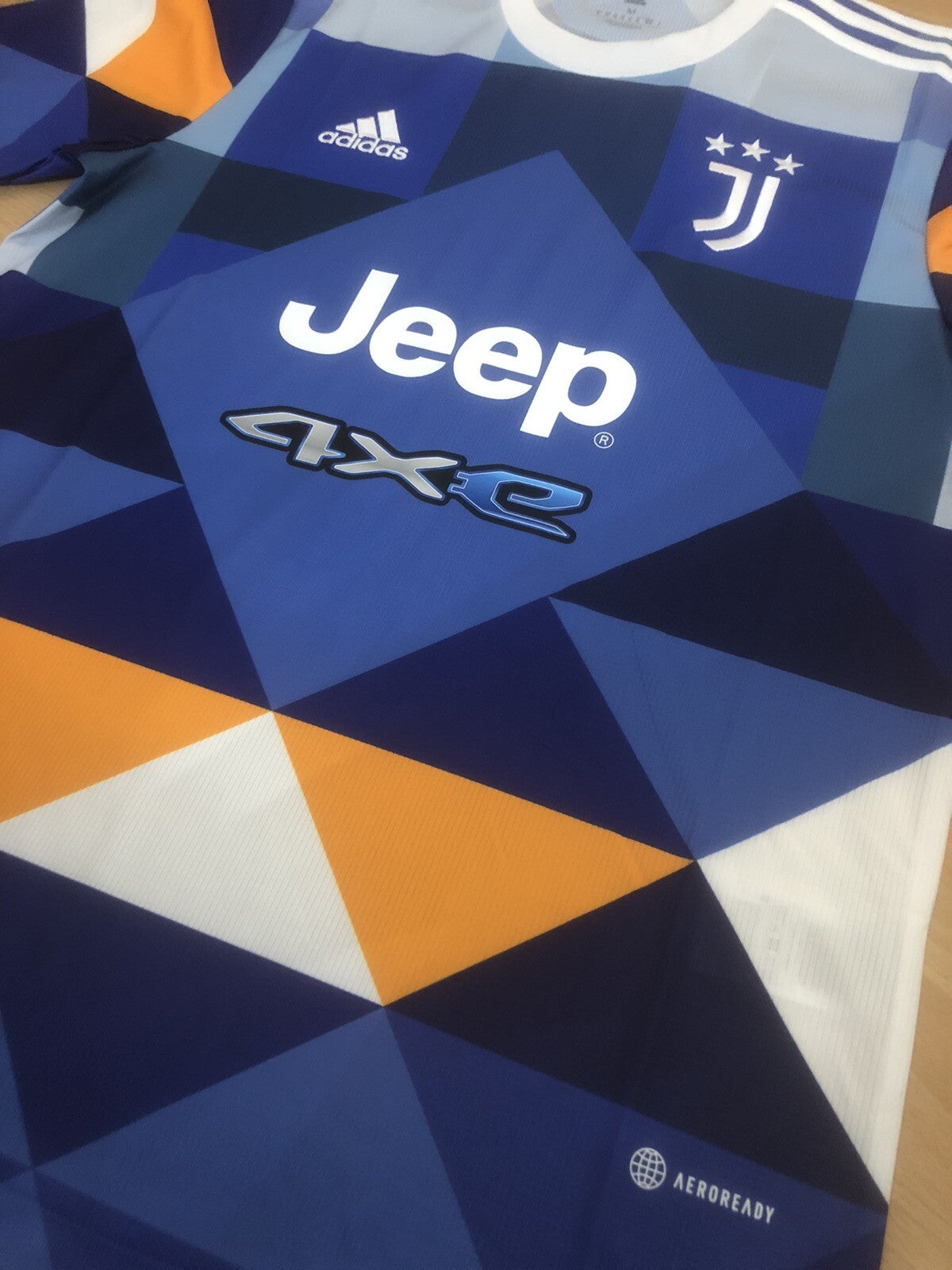 Juventus Kulusevski #44 2021/22 Medium 4th Shirt BNWT HM6516