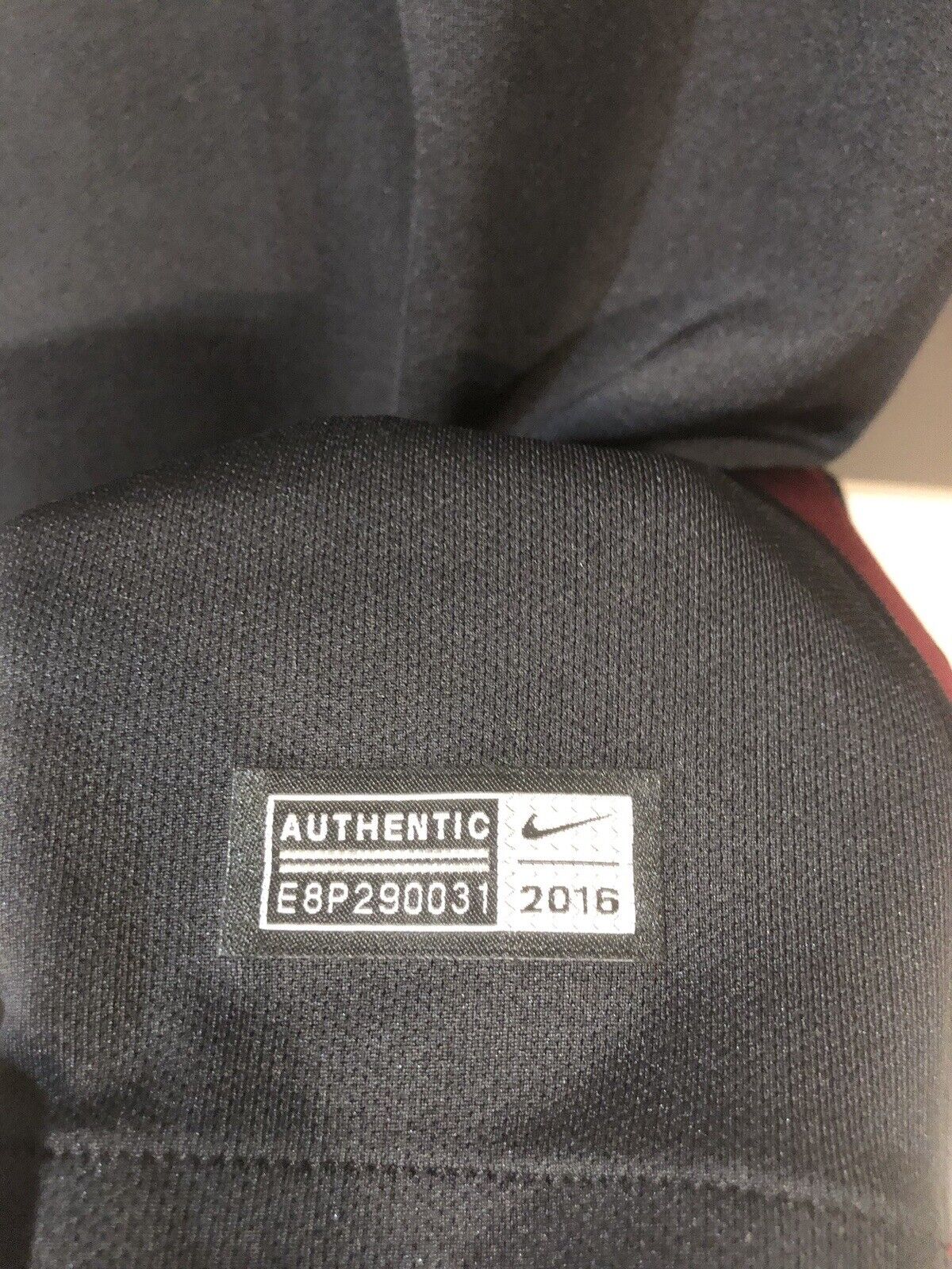 Gundogan #8 Manchester City 2016/17 Medium Away Football Shirt Nike BNWT