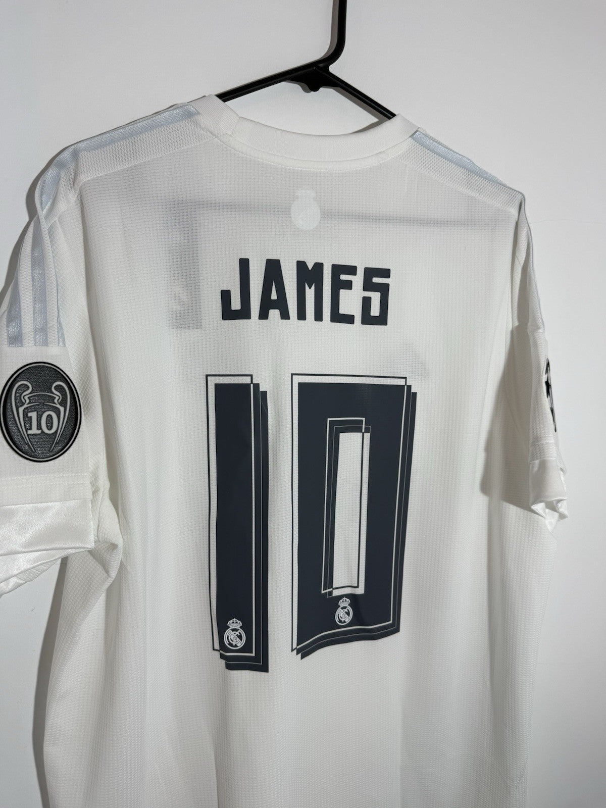 Real Madrid James #10 2015/16 XL Champions League Home Shirt BNWT S12614
