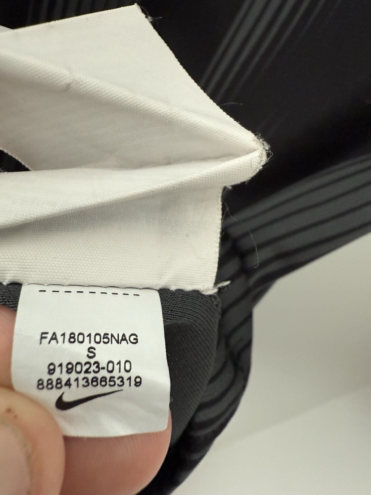 Eintracht Frankfurt 2018/19 Small Home Shirt Excellent Condition 919023-010