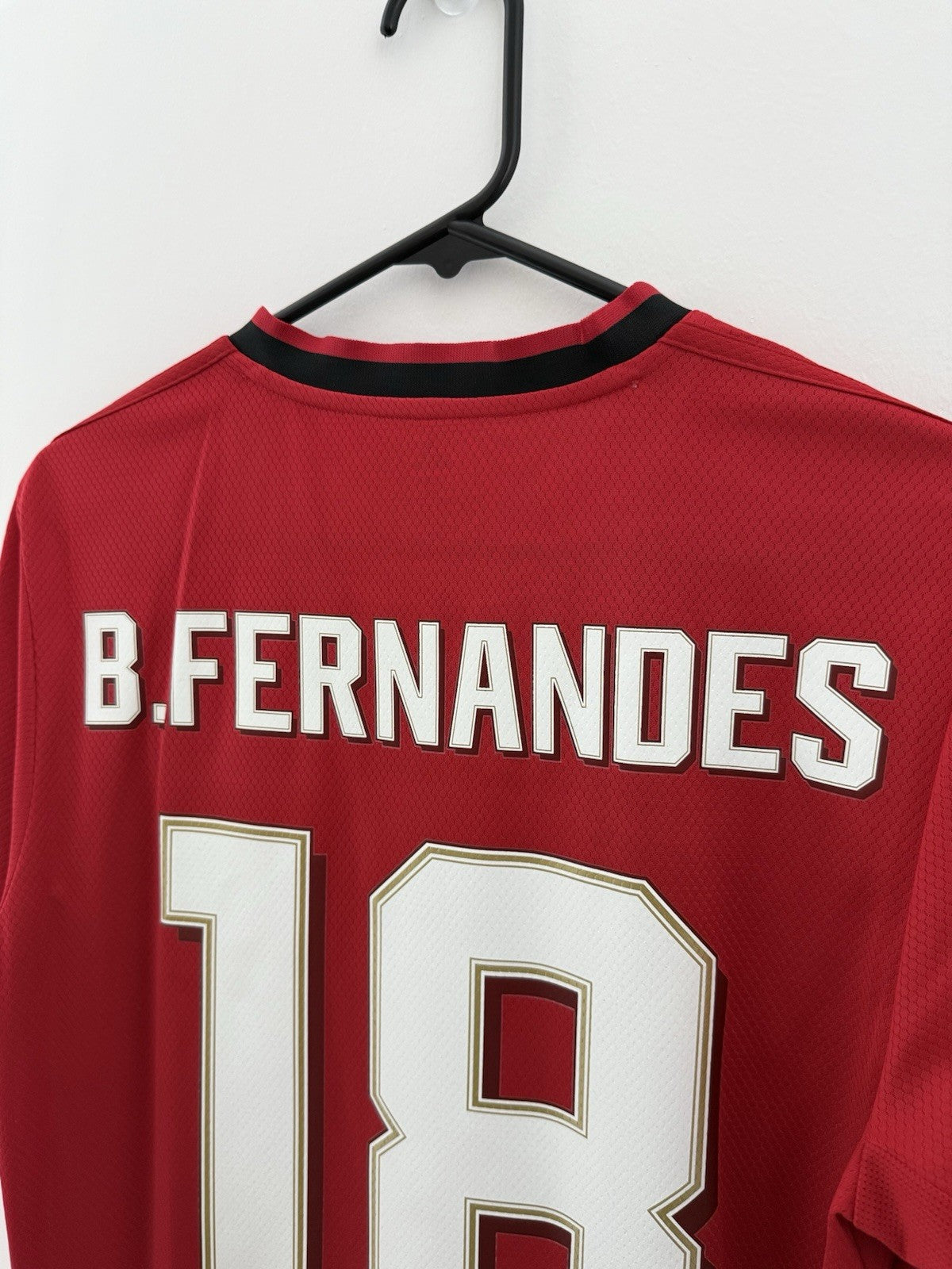 Man United B. Fernandes #18 2019/20 Medium Home Shirt Excellent Condition ED7386