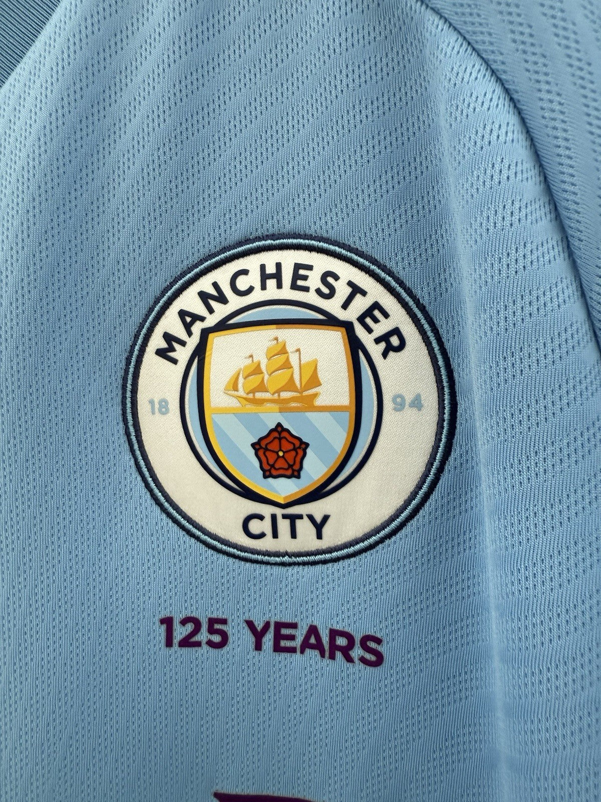 Man City De Bruyne #17 2019/20 Small Home Shirt Excellent Condition 755586-01