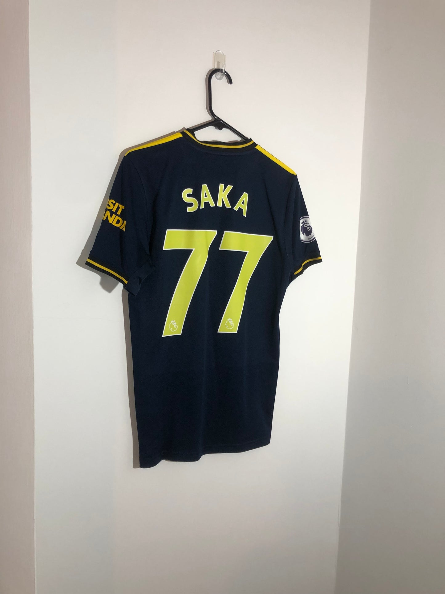 Saka #77 Arsenal 2019/20 Small 3rd Football Shirt Excellent Condition FJ9322
