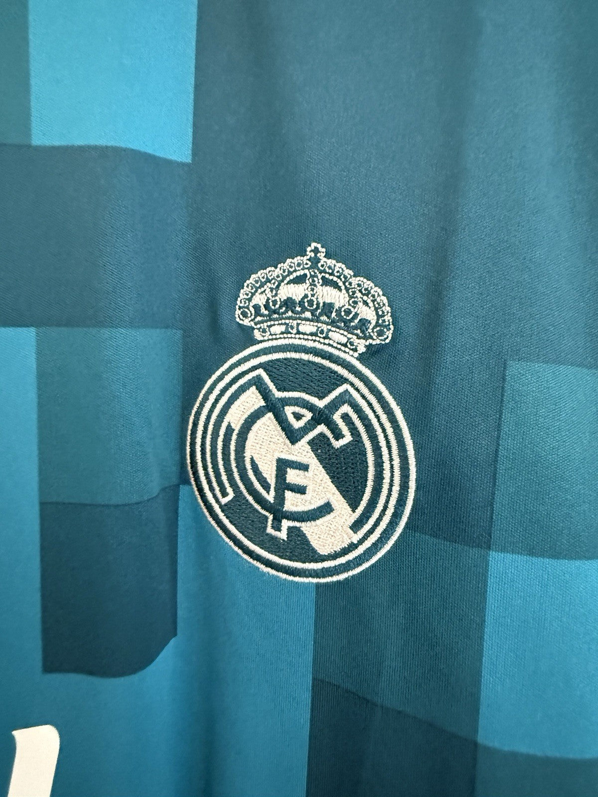 Real Madrid Bale #11 2017/18 Small 3rd Shirt Excellent Condition BR3539